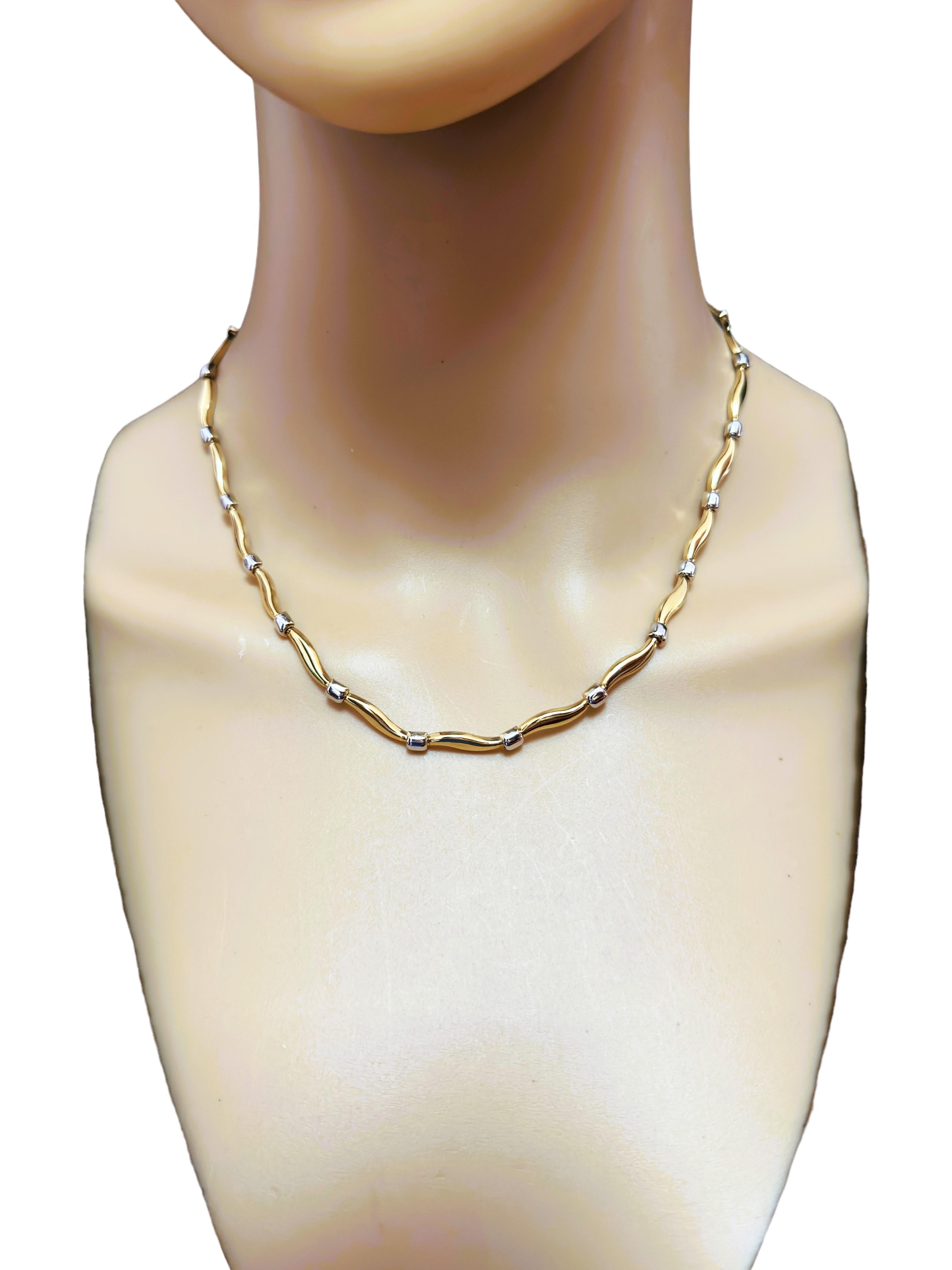 14k Yellow & White Gold Two-Tone Necklace 17.25 Inches 9.50 Grams In Excellent Condition For Sale In Eagan, MN