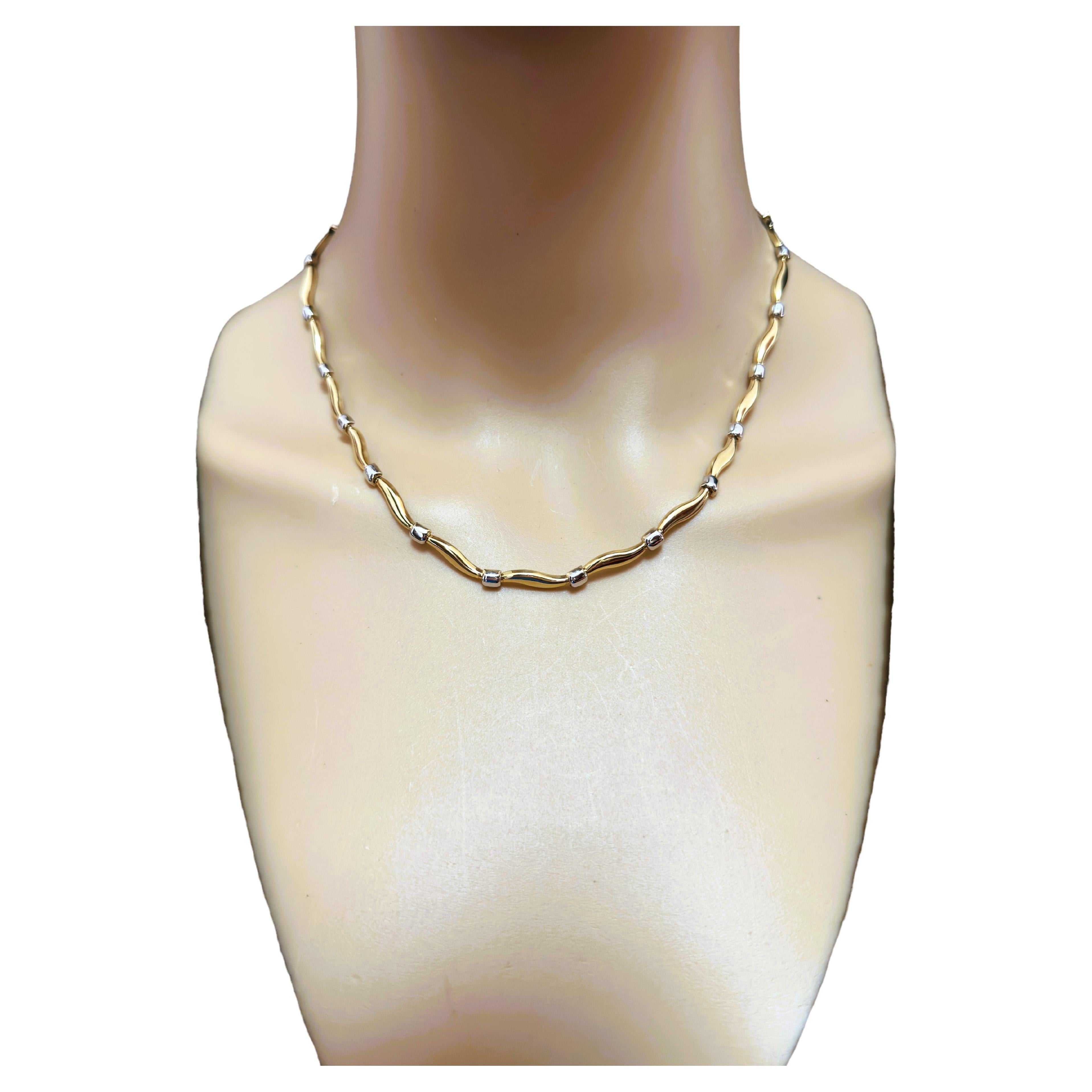 14k Yellow & White Gold Two-Tone Necklace 17.25 Inches 9.50 Grams For Sale