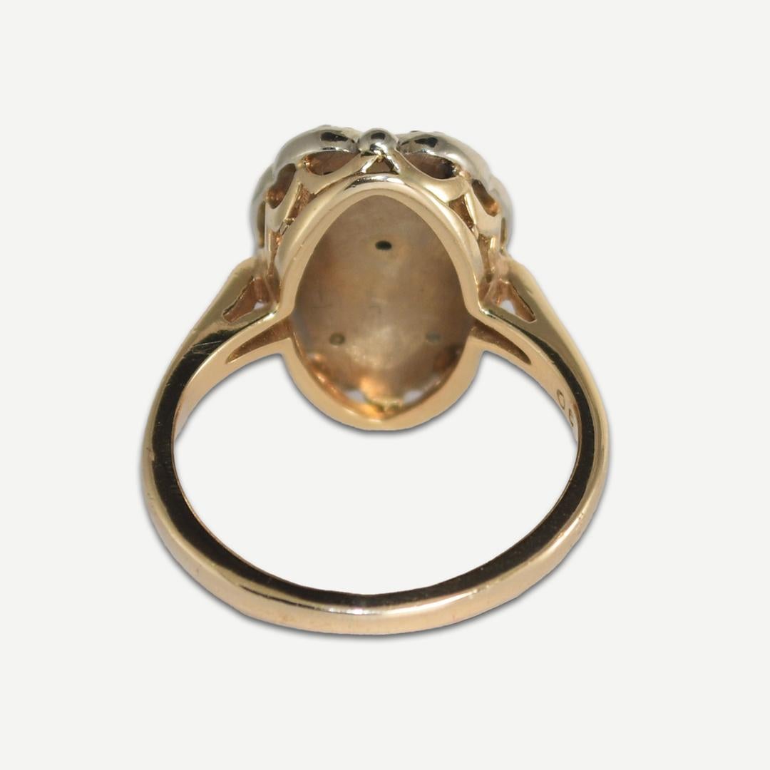 Anillo en racimo de diamantes vintage de oro amarillo y blanco de 14 quilates 0,25 ct en Excelente Estado en Laguna Beach, CA