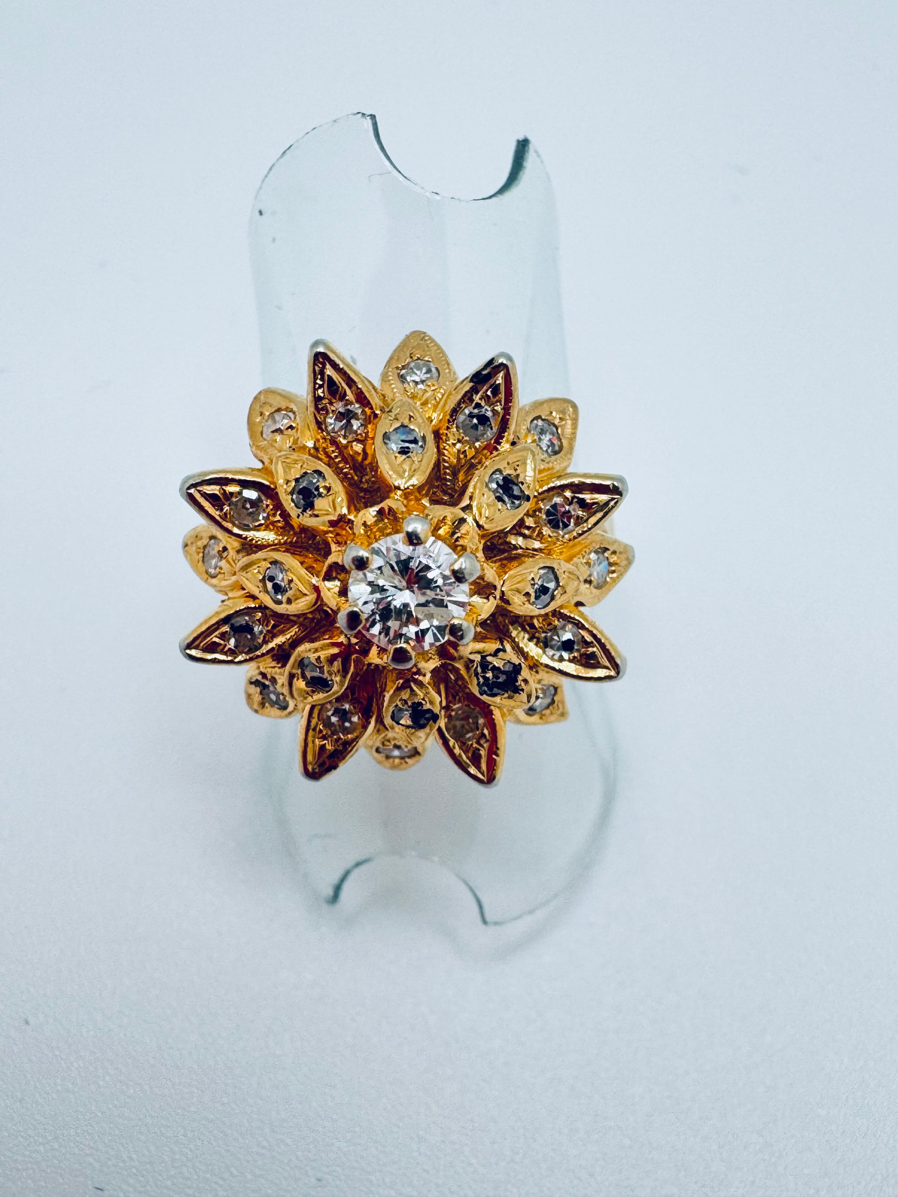 14K YG Diamant-Blumenring für Damen oder Herren im Angebot