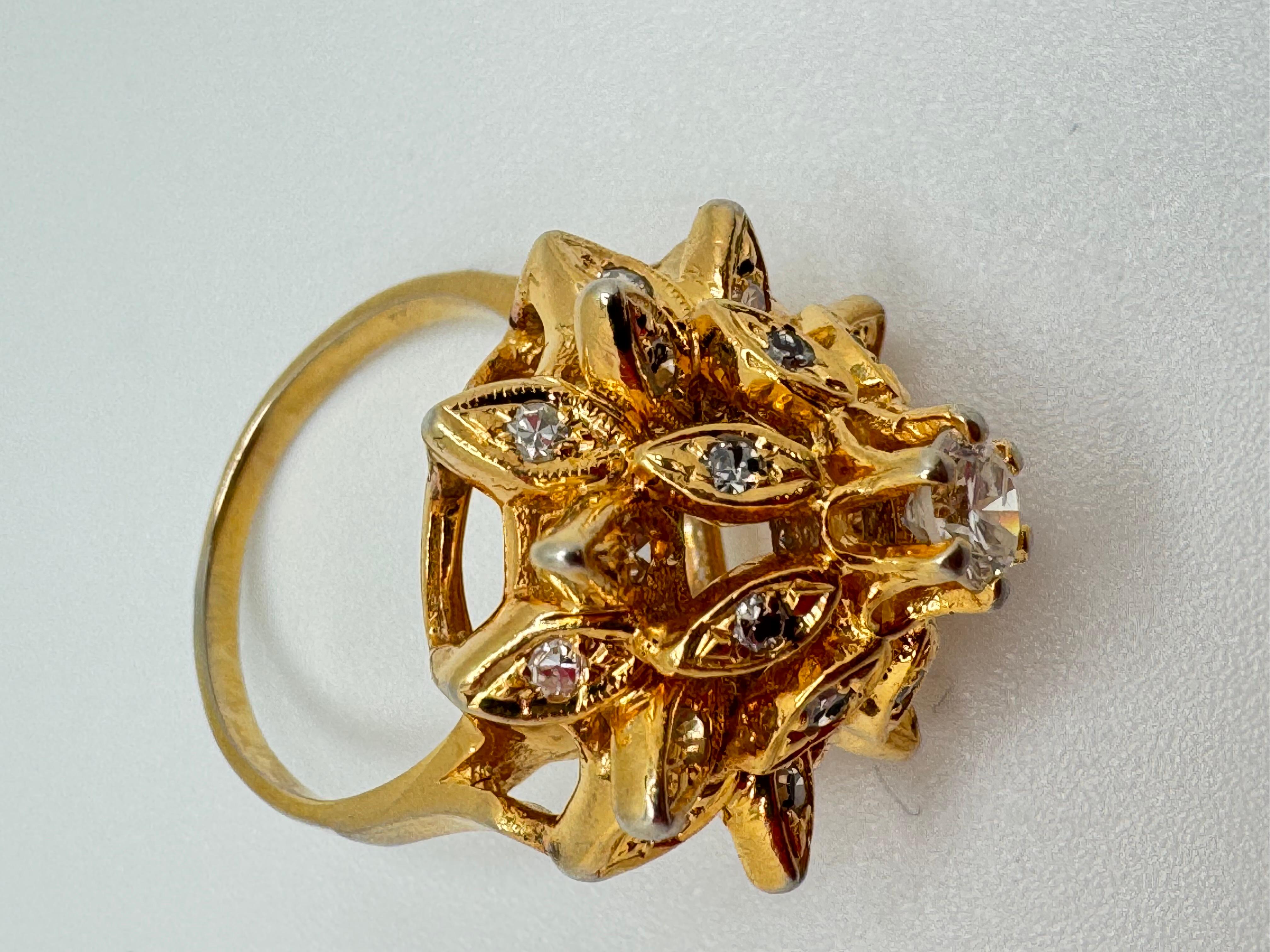 14K YG Diamant-Blumenring im Angebot 3