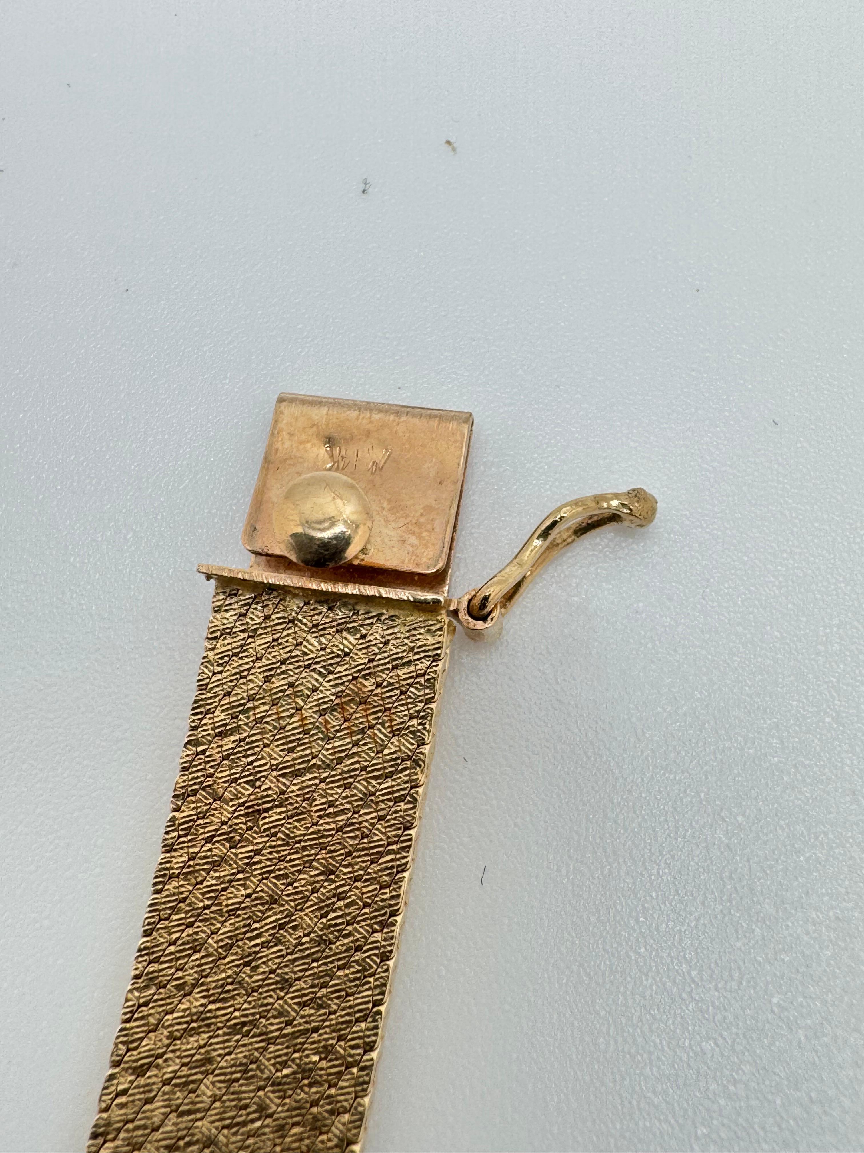 14K YG Lids ETA Movement Watch In Good Condition For Sale In Palm Desert, CA