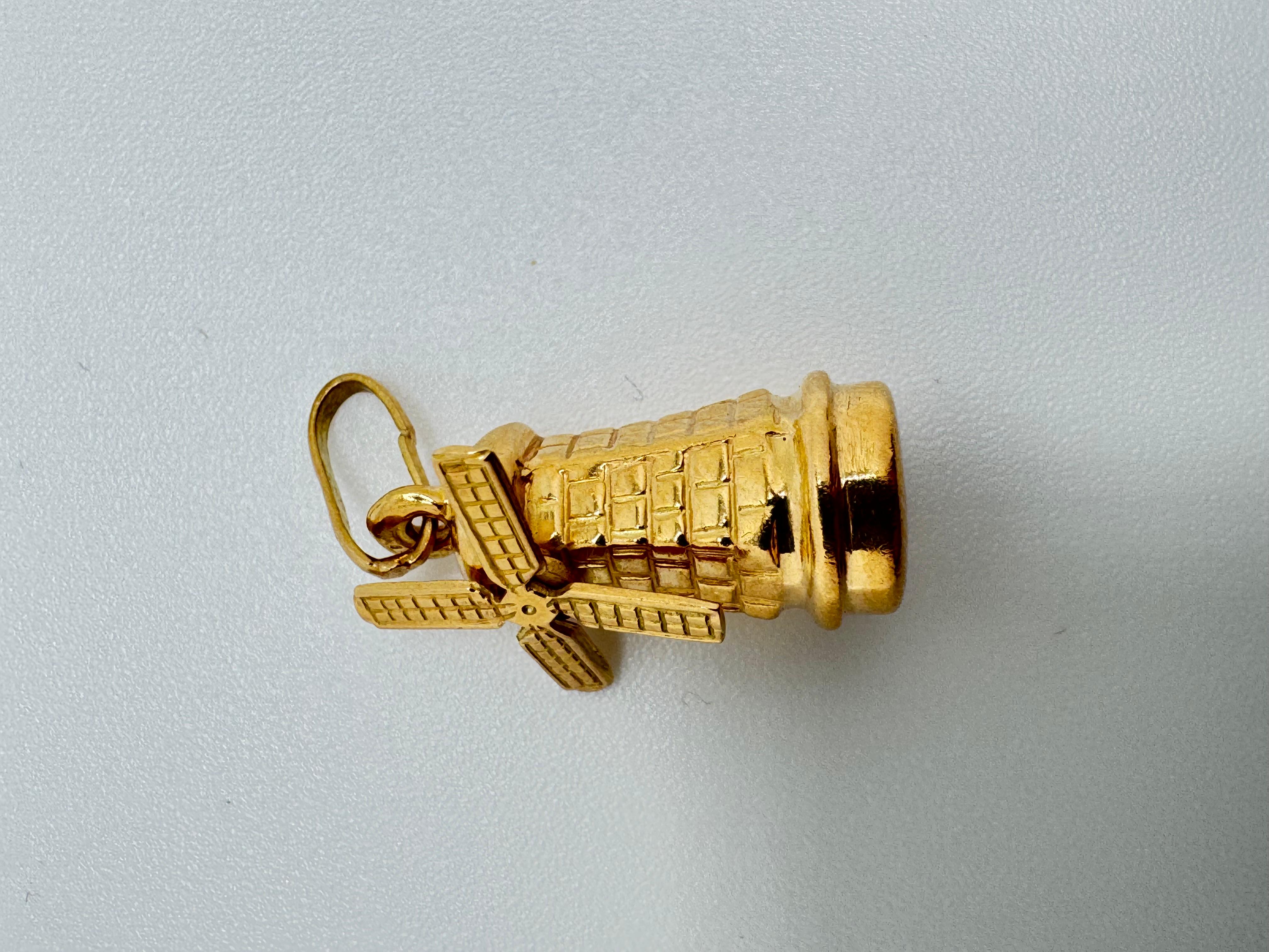 da uomo o donna Ciondolo mulino a vento vintage 14K YG in vendita