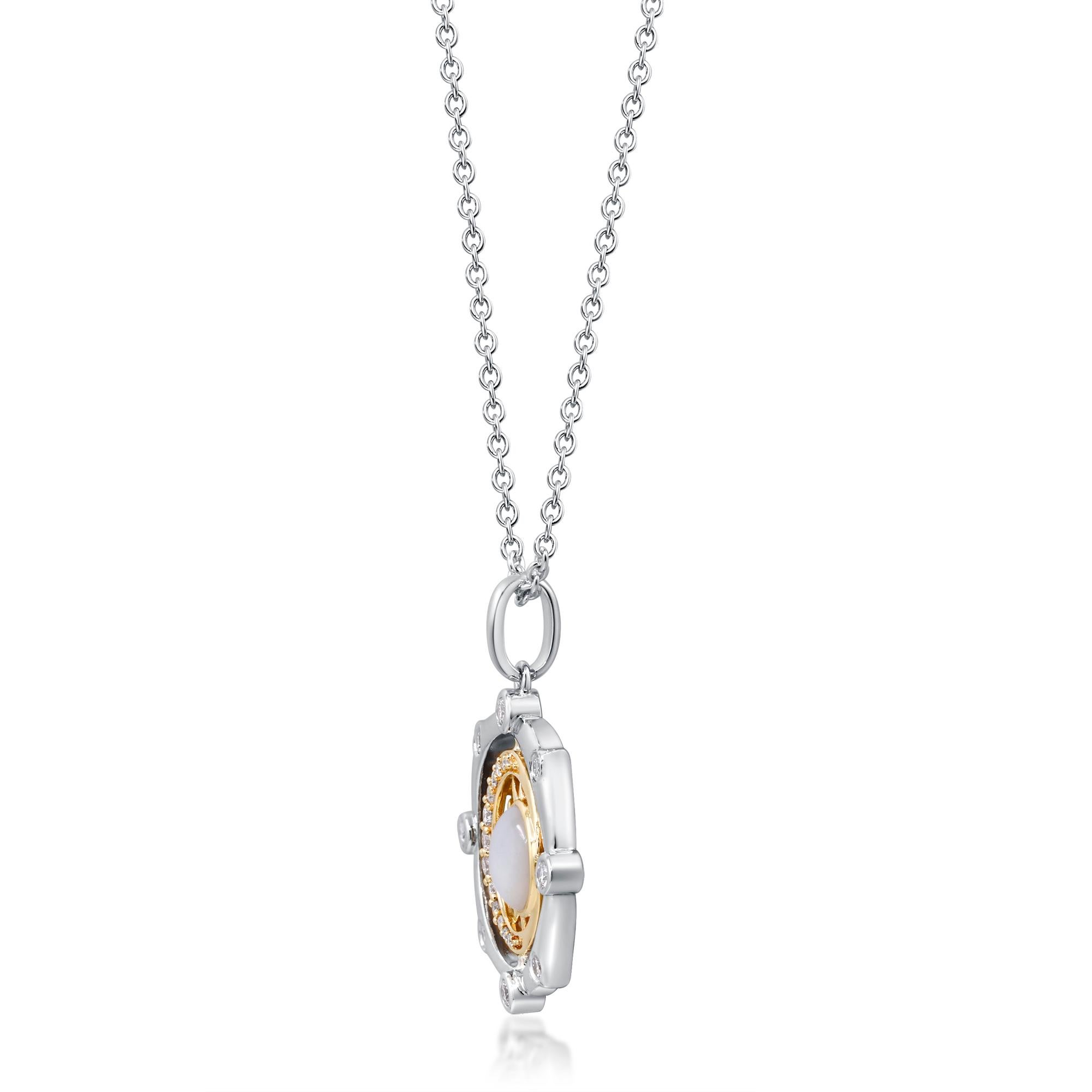 * The Little sun is part of a unique Smithsonian collection created by G&G and made of 14Kt Yellow Gold. Its surface is covered in a mother of pearl stone. 
* The Smithsonian Jewelry collection which is launched in 2022 in collaboration with Gin and
