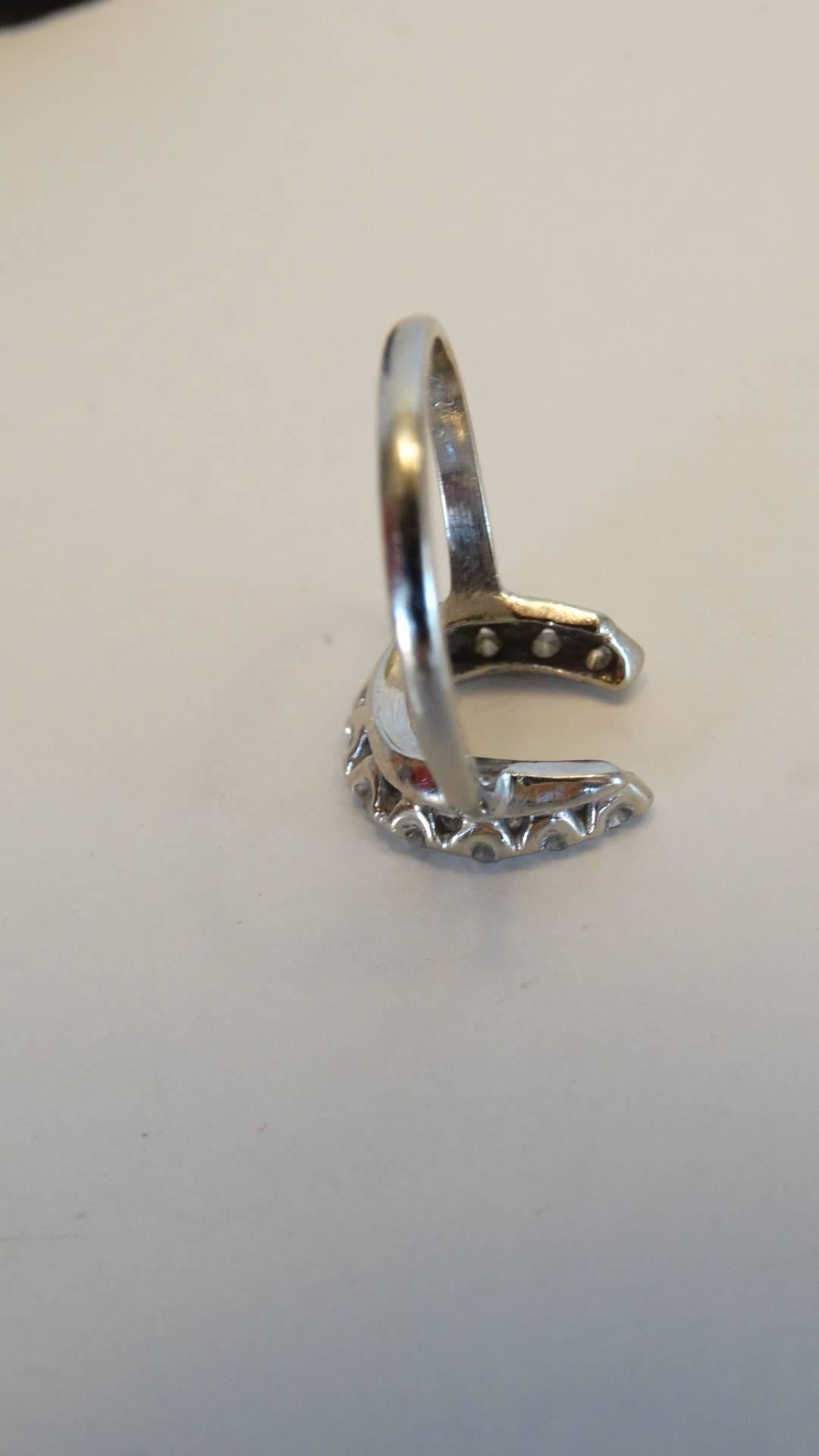 14karat White Gold Horseshoe Ring with Diamonds In Excellent Condition In Scottsdale, AZ