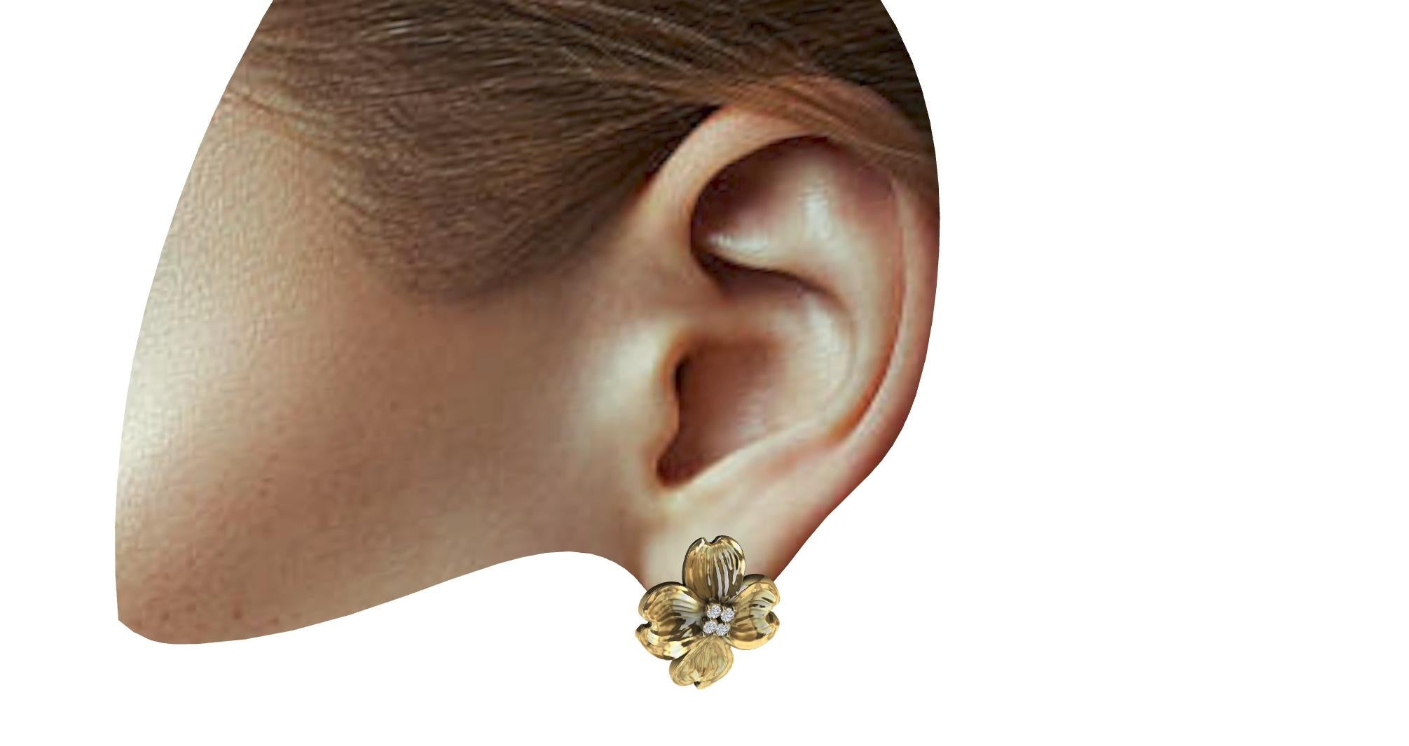 Taille ronde Boucle d'oreille en or jaune 14 carats avec diamants et bois de chêne en vente