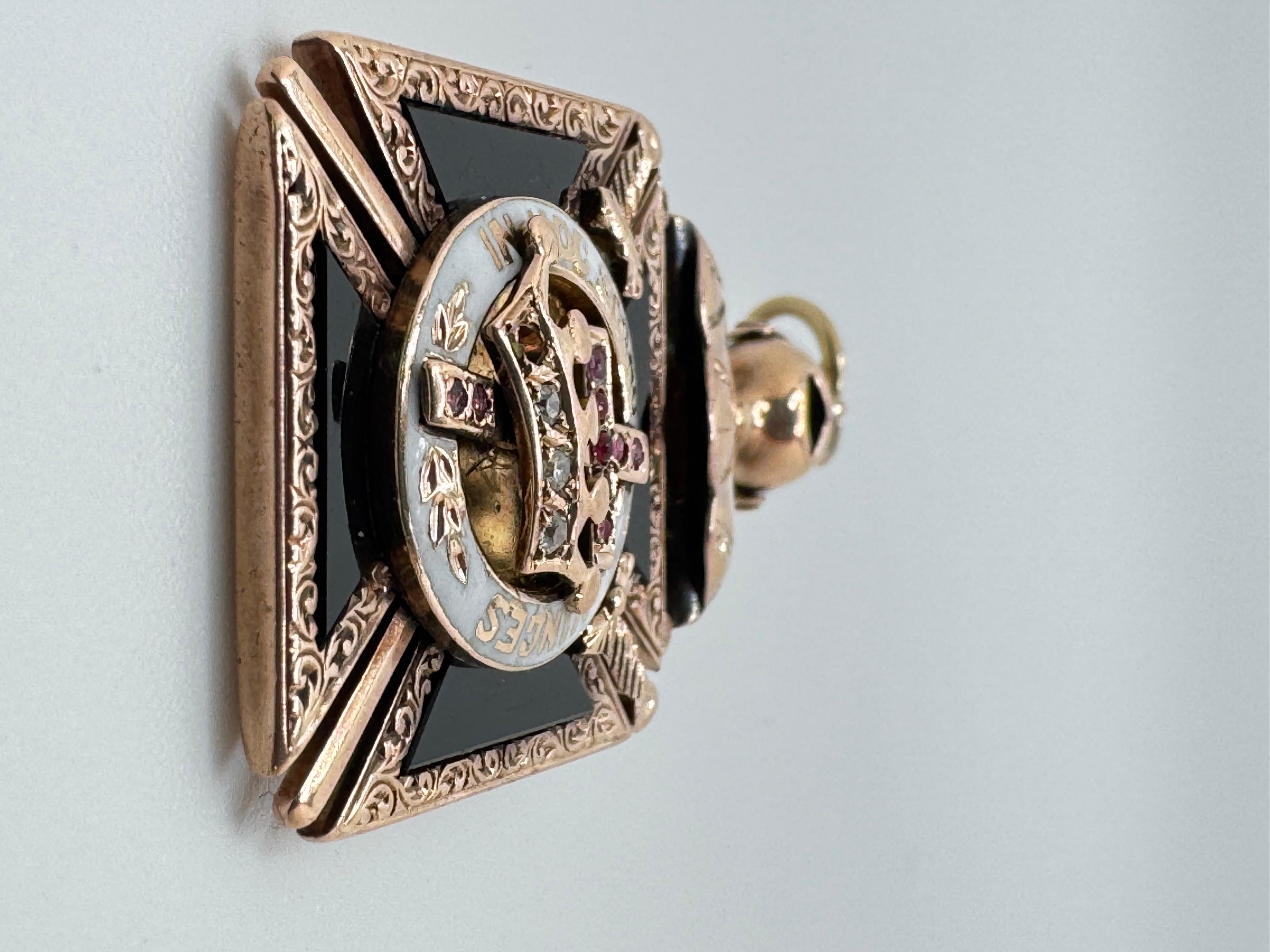 Pendentif de chevalier ancien de 14 carats Unisexe en vente