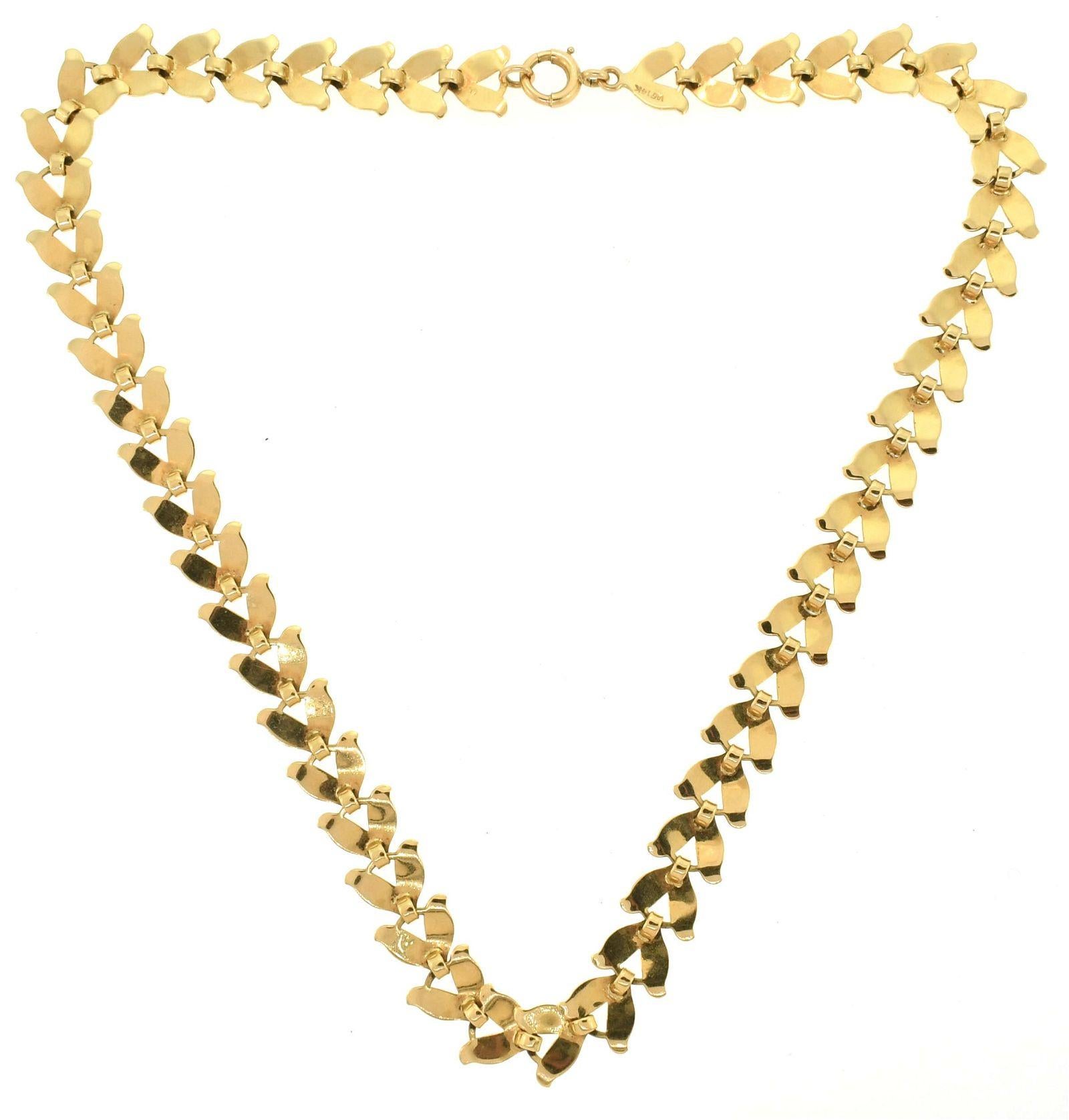 necklace leaf design