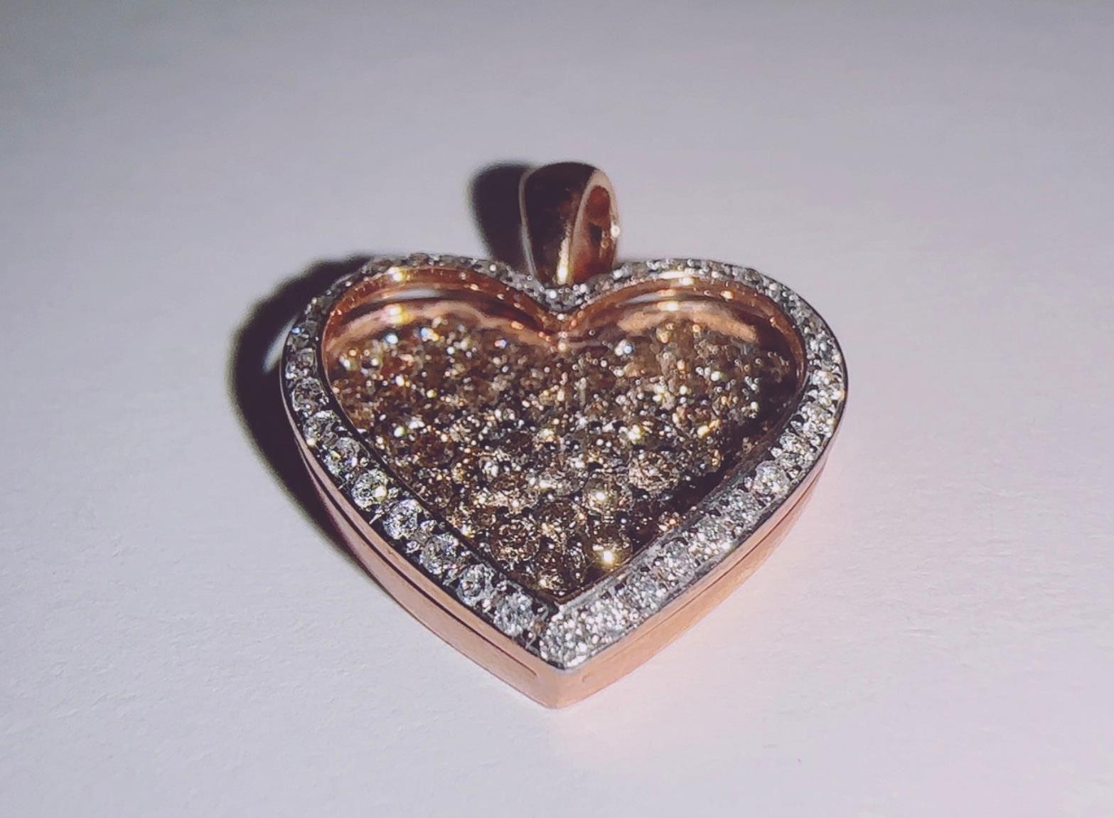 Contemporary 14KR Rose Gold Women's Round Champagne and White Diamond Heart Pendant For Sale