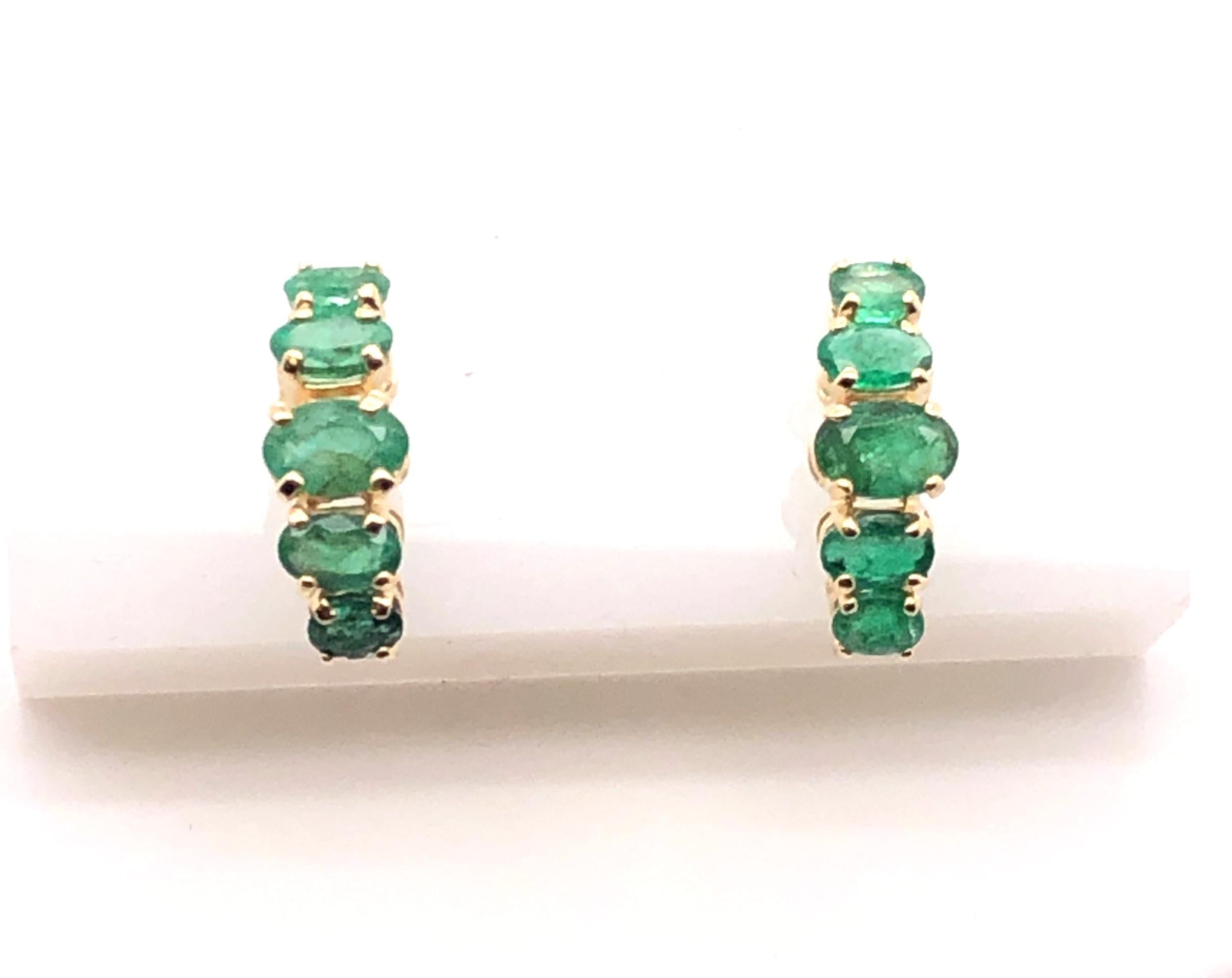 14kt 2.10 Carat 5-Stone Natural Emerald Half Hoop Earrings In Good Condition In Towson, MD