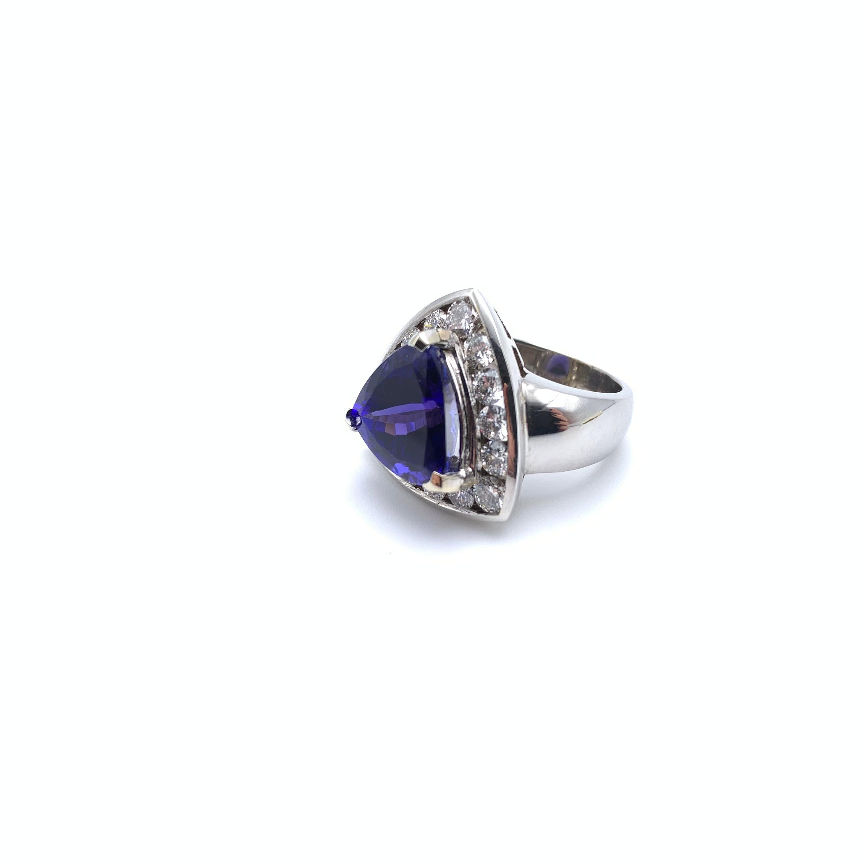 14KT 7.63 CT Trillion Tanzanite and Diamond Halo Ring For Sale 4