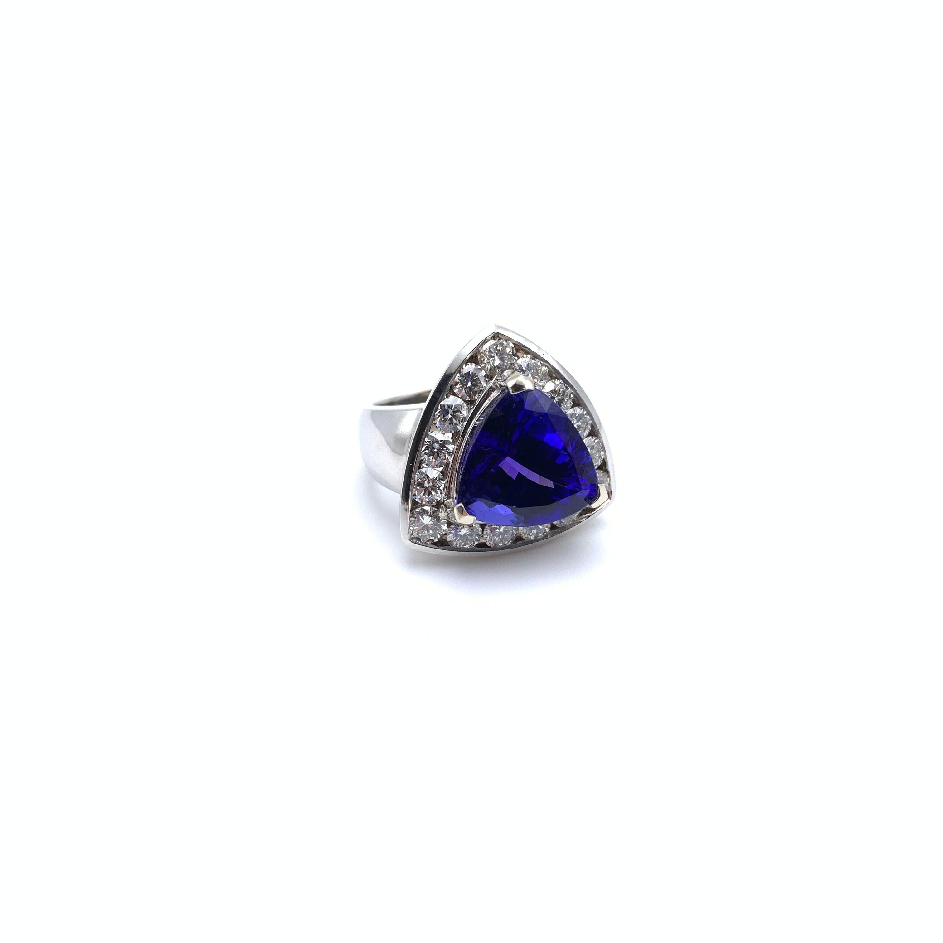 14KT 7.63 CT Trillion Tanzanite and Diamond Halo Ring For Sale 5