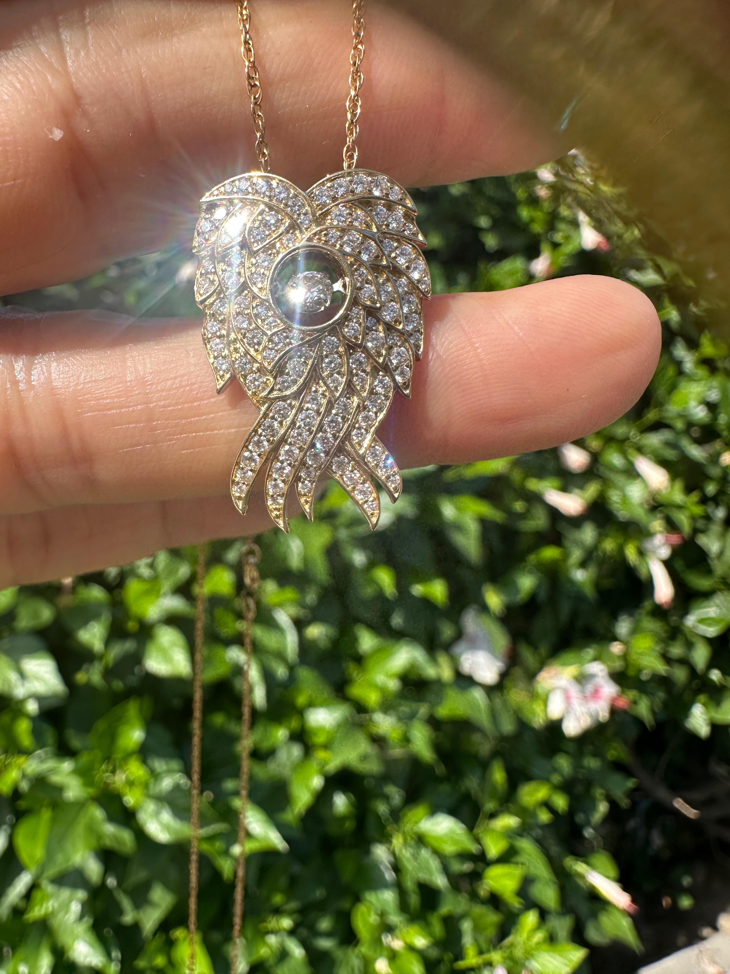 Ciondolo girevole ad ala d'angelo 14kt con diamante da 2,00 carati In condizioni ottime in vendita a Laguna Hills, CA