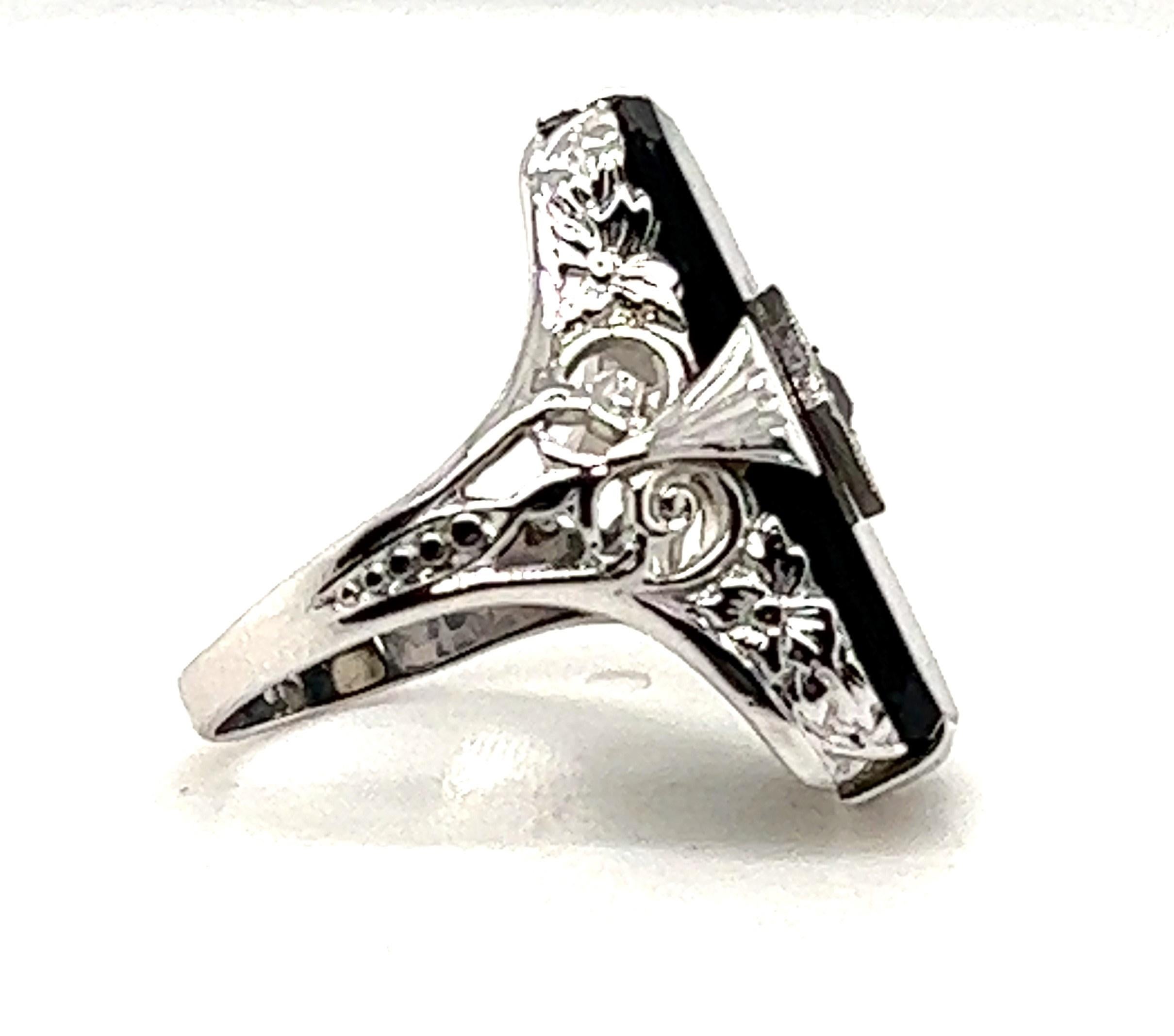 14kt Art déco Flapper-Ring, schwarzer Onyx und Diamant (Rosenschliff)