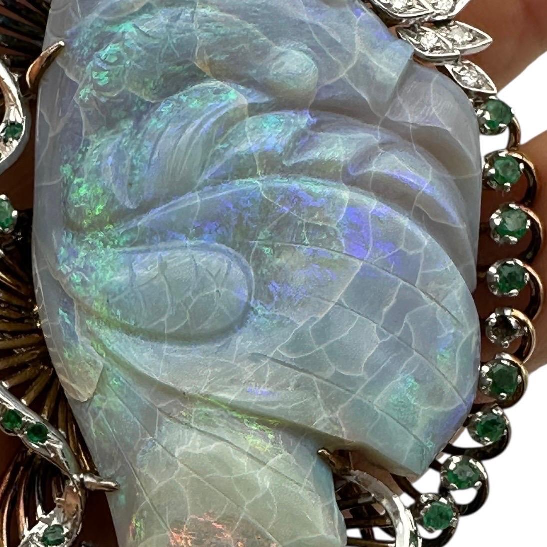 Ciondolo con smeraldo e diamante in 14Kt Black Opal Koi-Fish Carved 3-1/2