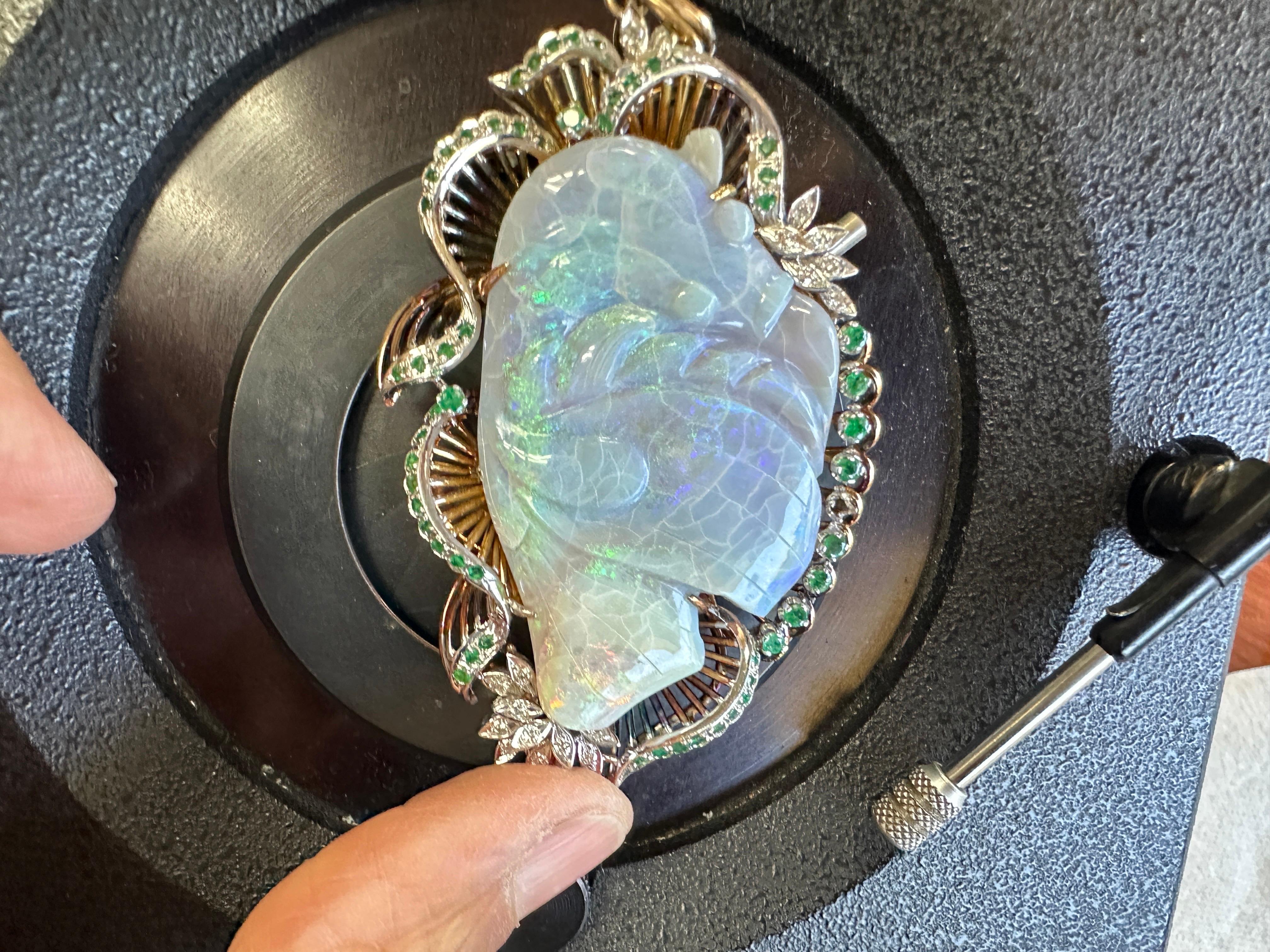 Cabochon Ciondolo con smeraldo e diamante in 14Kt Black Opal Koi-Fish Carved 3-1/2