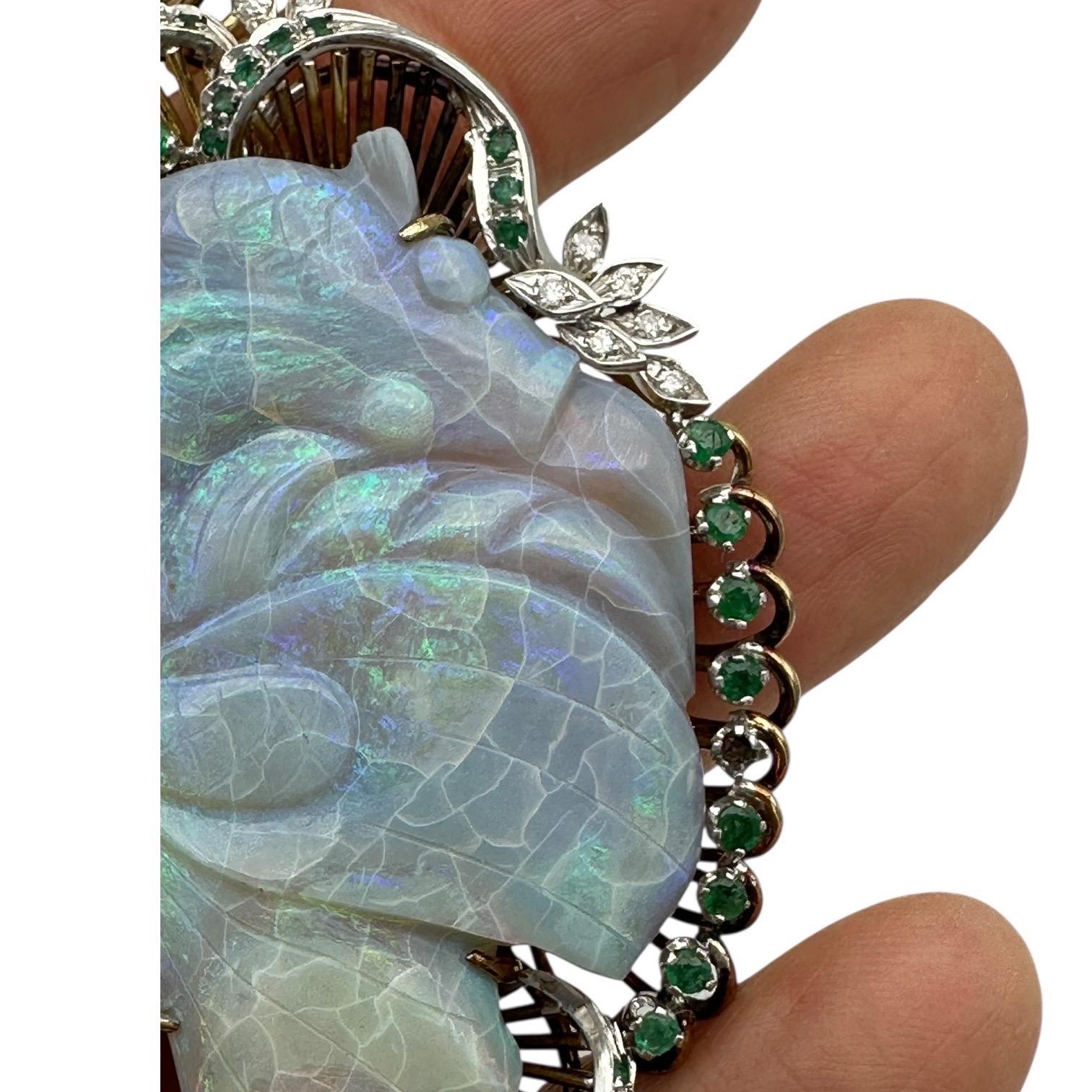 Ciondolo con smeraldo e diamante in 14Kt Black Opal Koi-Fish Carved 3-1/2