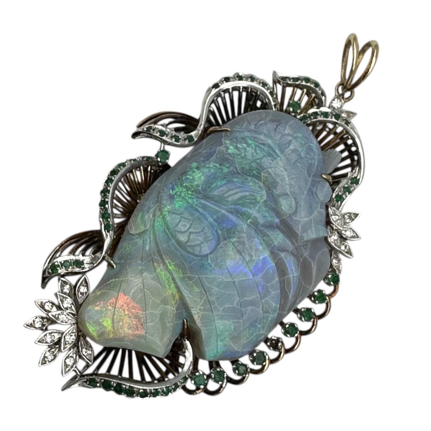 Ciondolo con smeraldo e diamante in 14Kt Black Opal Koi-Fish Carved 3-1/2