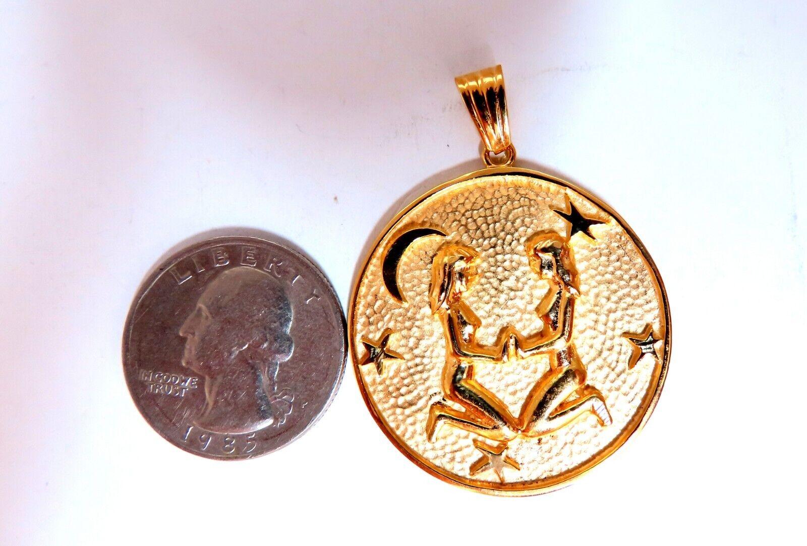 14kt Gemini Charm Pendant In New Condition For Sale In New York, NY