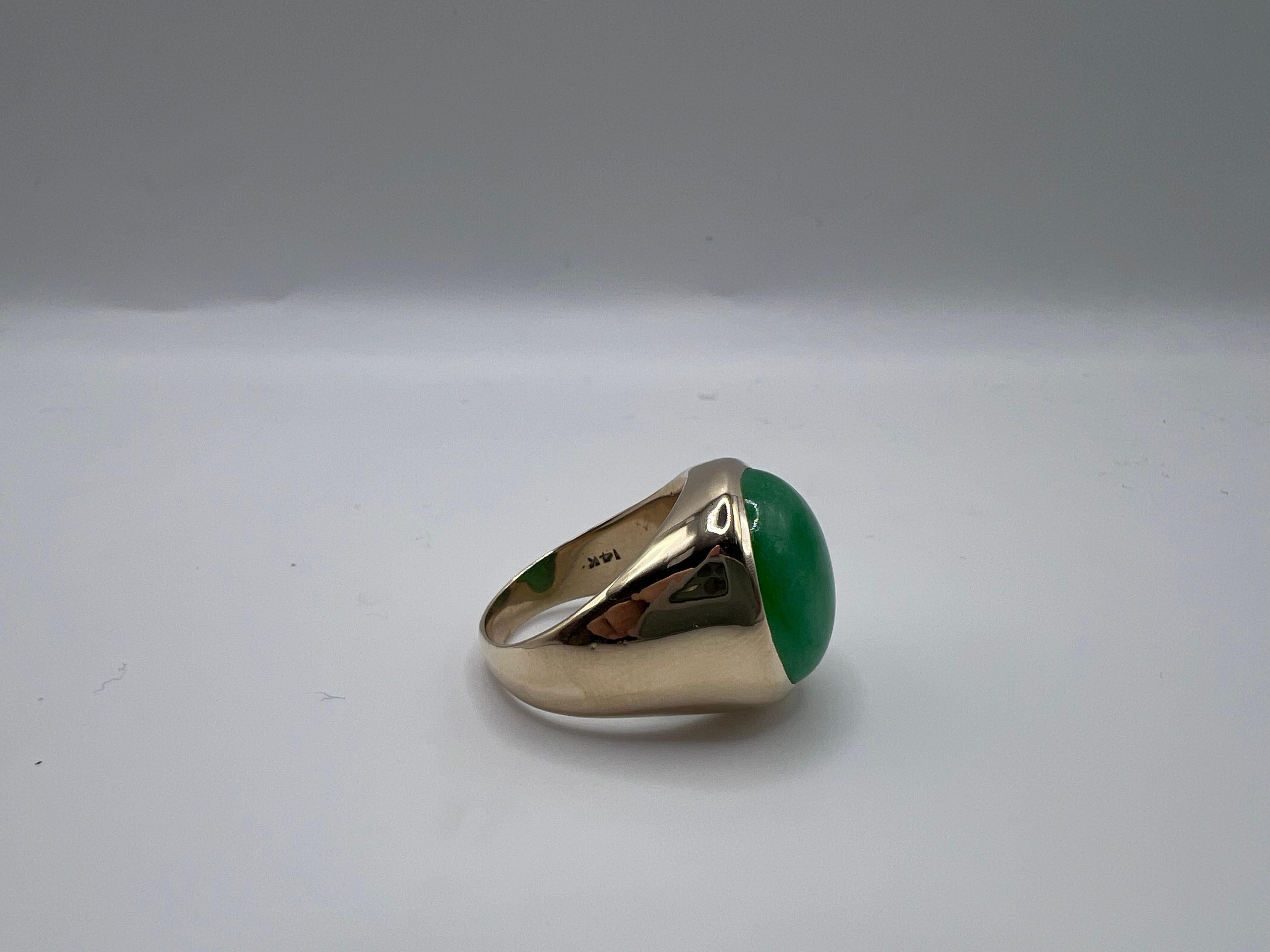 Ring aus 14 Karat Gold und Apfel-Jade (Größe 7) Herren im Angebot