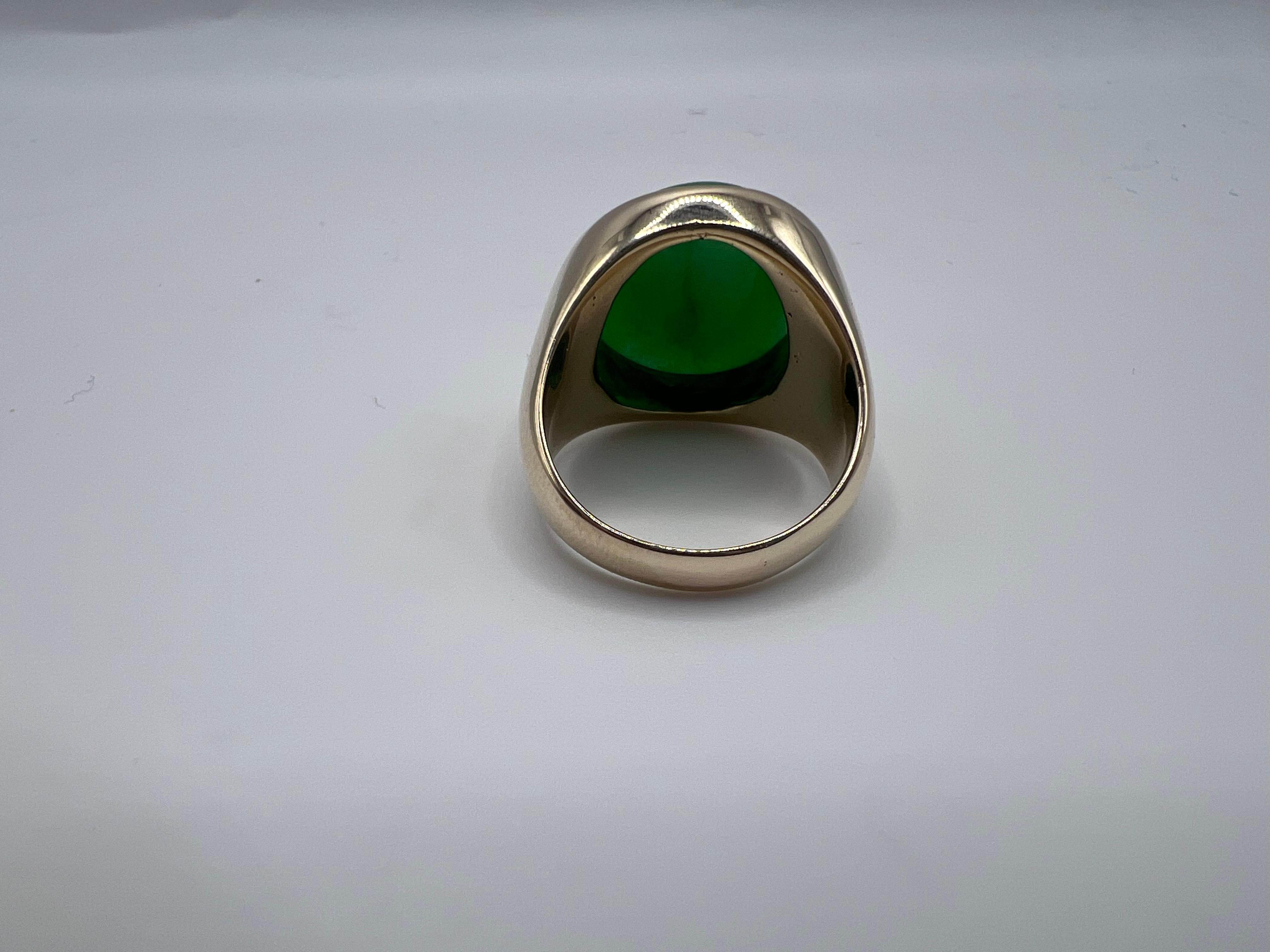 Ring aus 14 Karat Gold und Apfel-Jade (Größe 7) im Angebot 1