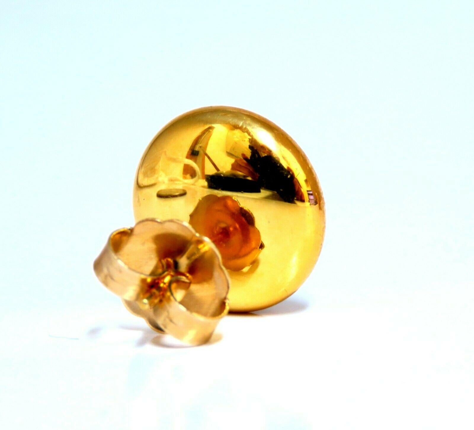 Button Stud Earrings

Measurements of Earrings:

15.4mm wide

3.9 grams / 14kt. yellow gold

Earrings are gorgeous made
