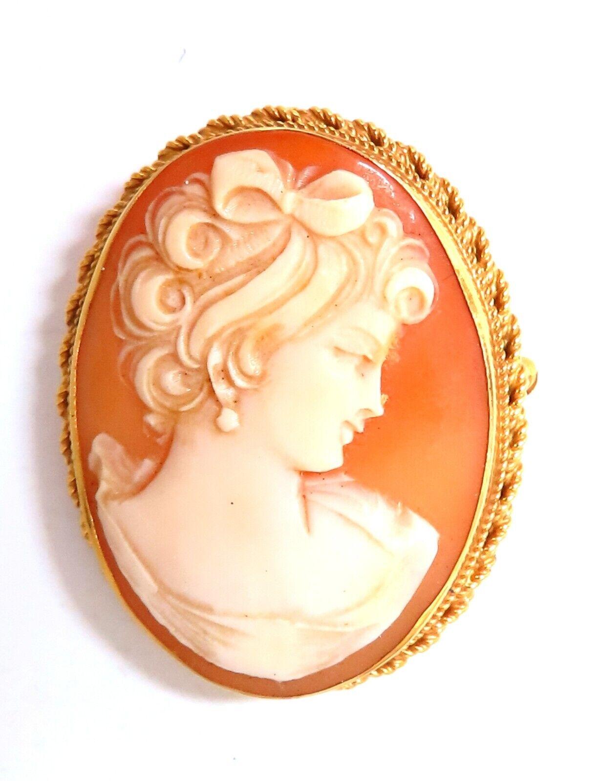 Vintage Cameo Pin Very Well Made 36 x 31mm inch 14kt. yellow gold 7.8 Grams.


