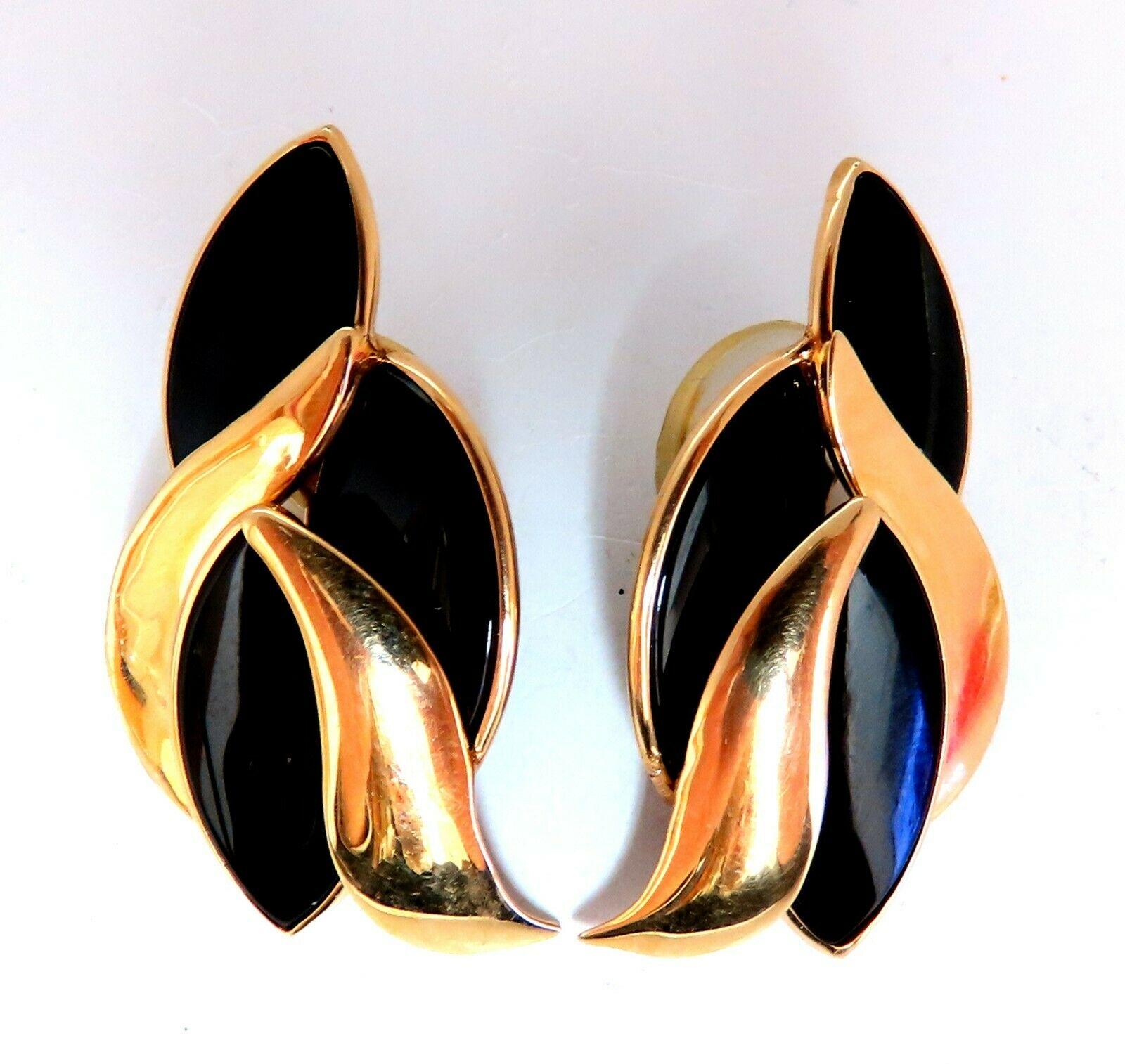 14kt gold Jet Black Onyx Earrings Pendant Suite

Earrings: 1.5 x .78inch

Pendant: 1.4 x .76 inch

11.6 Grams.