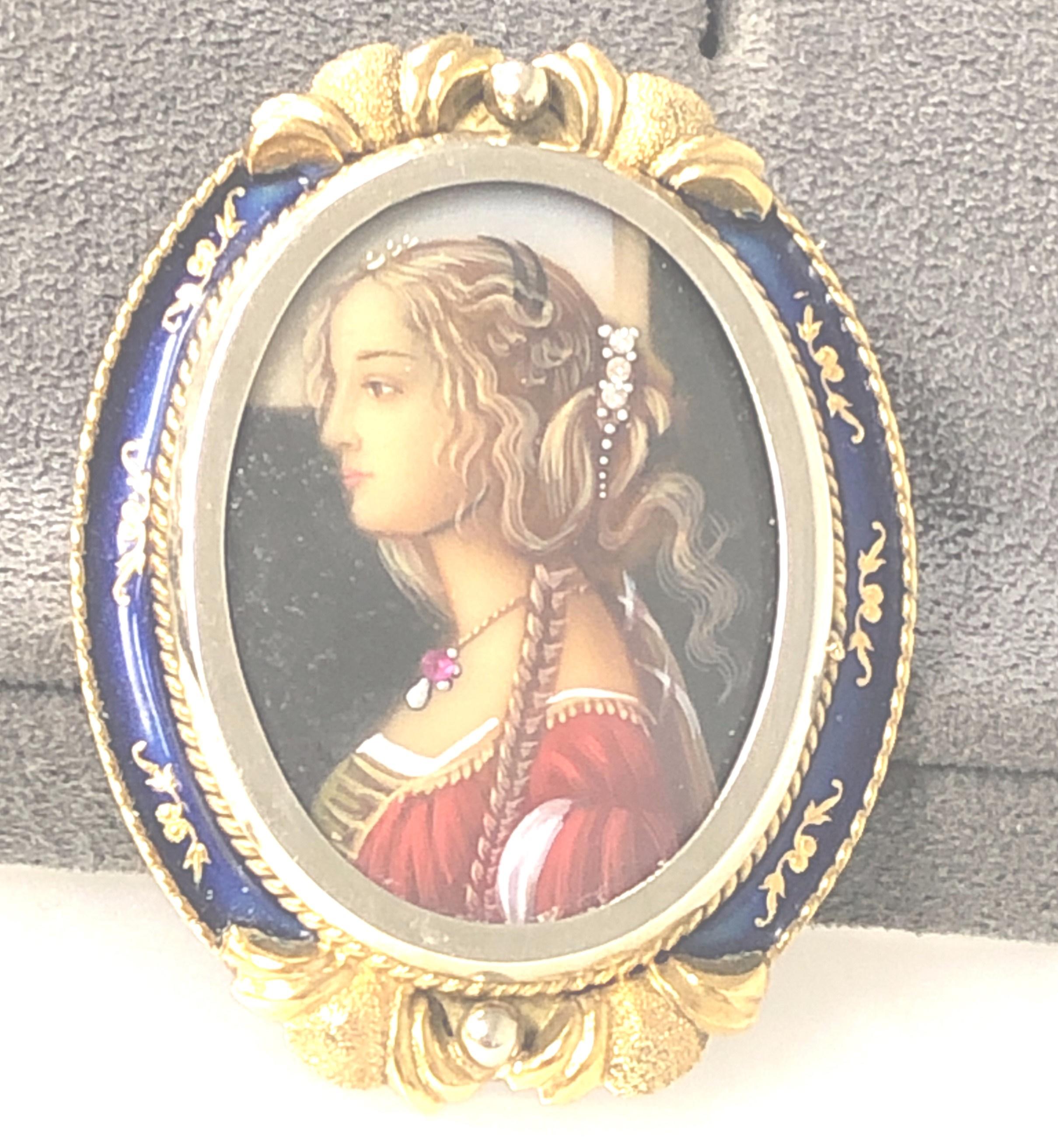18kt Gelbgold handgemalte Porträtminiatur eines Botticelli Gemäldes - Simonetta Vespucci 1453-1476 ( eine adlige Frau aus Genua. Sie ist die Schwiegercousine von Amerigo Vespucci, dem Entdecker, nach dem Amerika benannt ist).  Die Miniatur enthält
