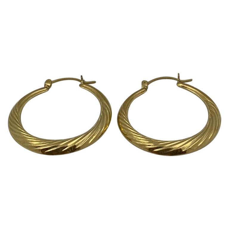 14 Karat Gold Hoop Earring, 4.0 Grams For Sale