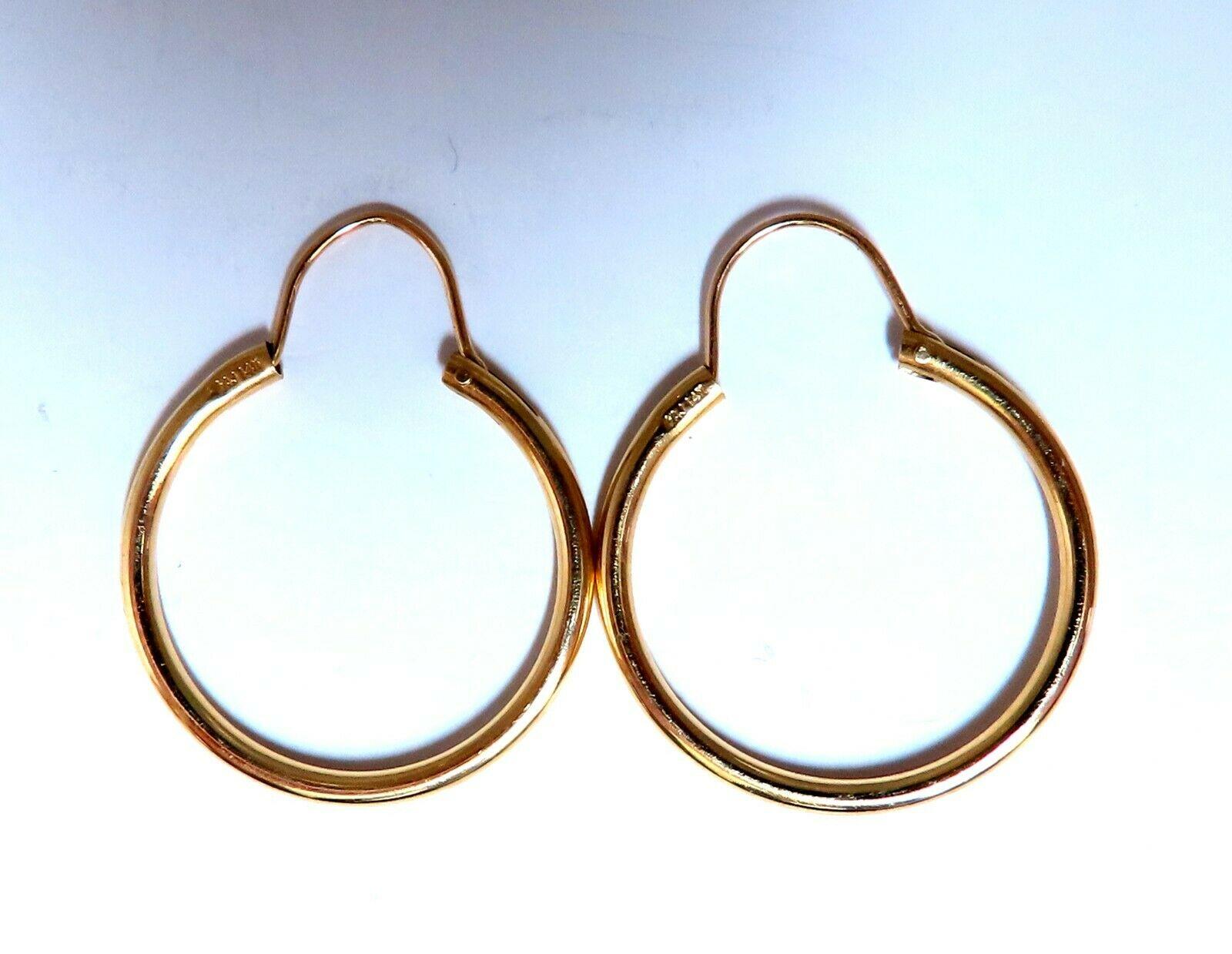 14Kt Gold Hoop Earrings In New Condition For Sale In New York, NY