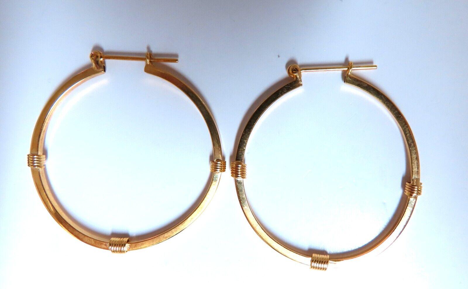 14 Karat Gold Hoop Earrings Barbed Wrap In New Condition For Sale In New York, NY