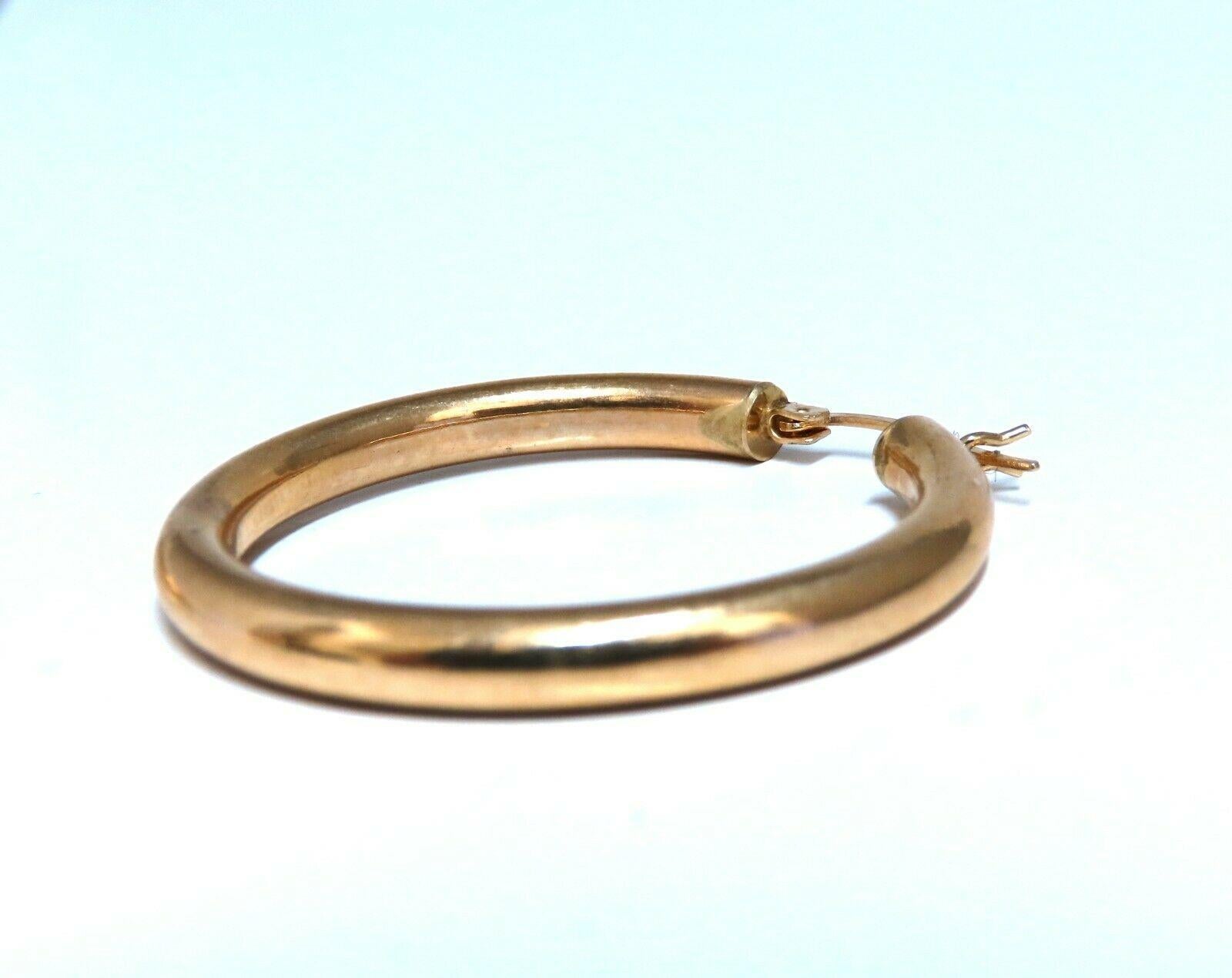 14Kt Gold Hoop Earrings Tubular Plain In New Condition For Sale In New York, NY