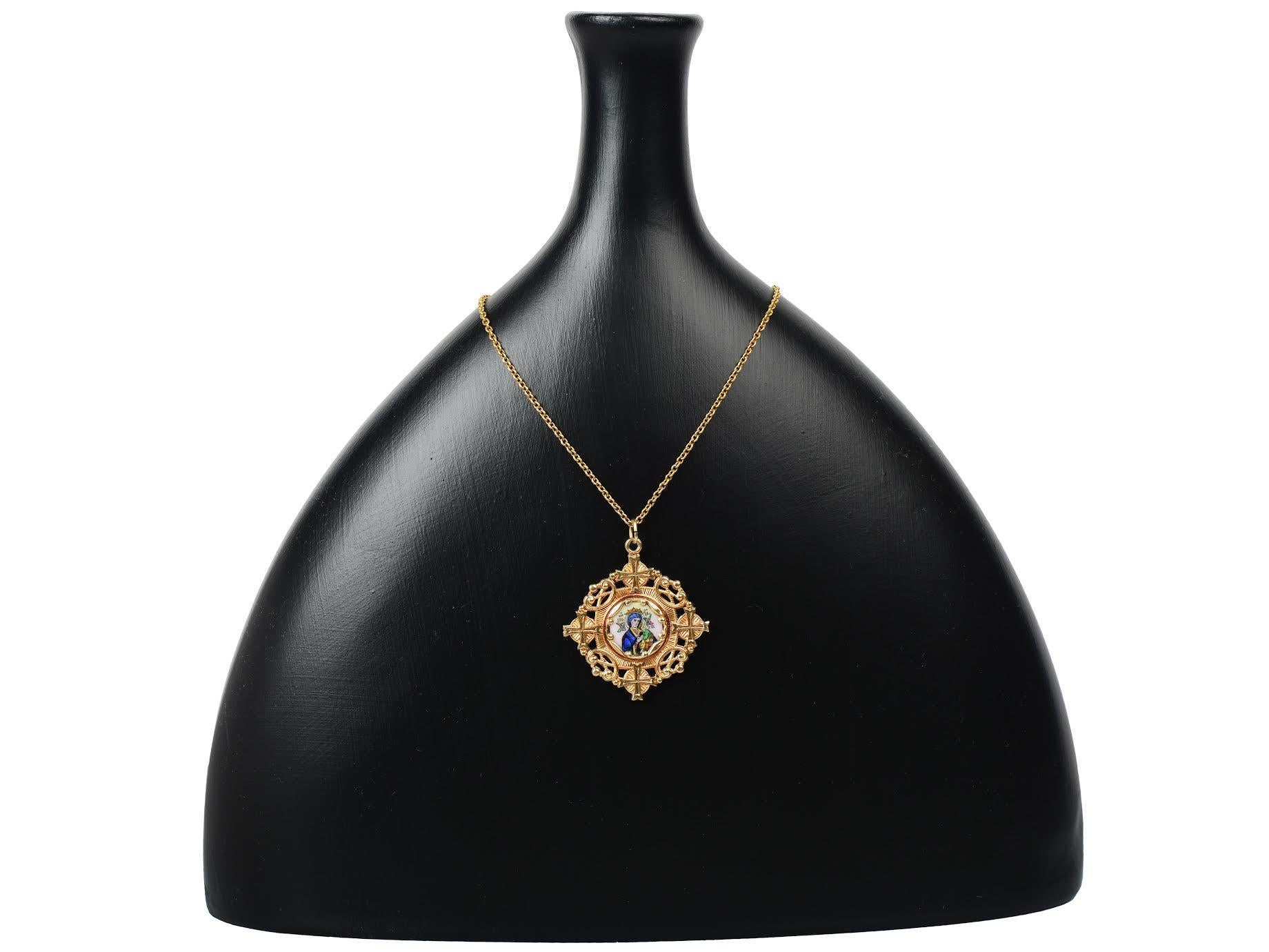 14kt Gold Pendant of Mary and Jesus c. 1940 For Sale 1