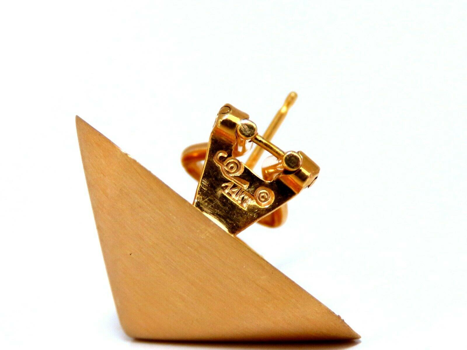 14 Karat Gold Raised Modified Pyramid Clip Earrings Brushed Matte In New Condition For Sale In New York, NY
