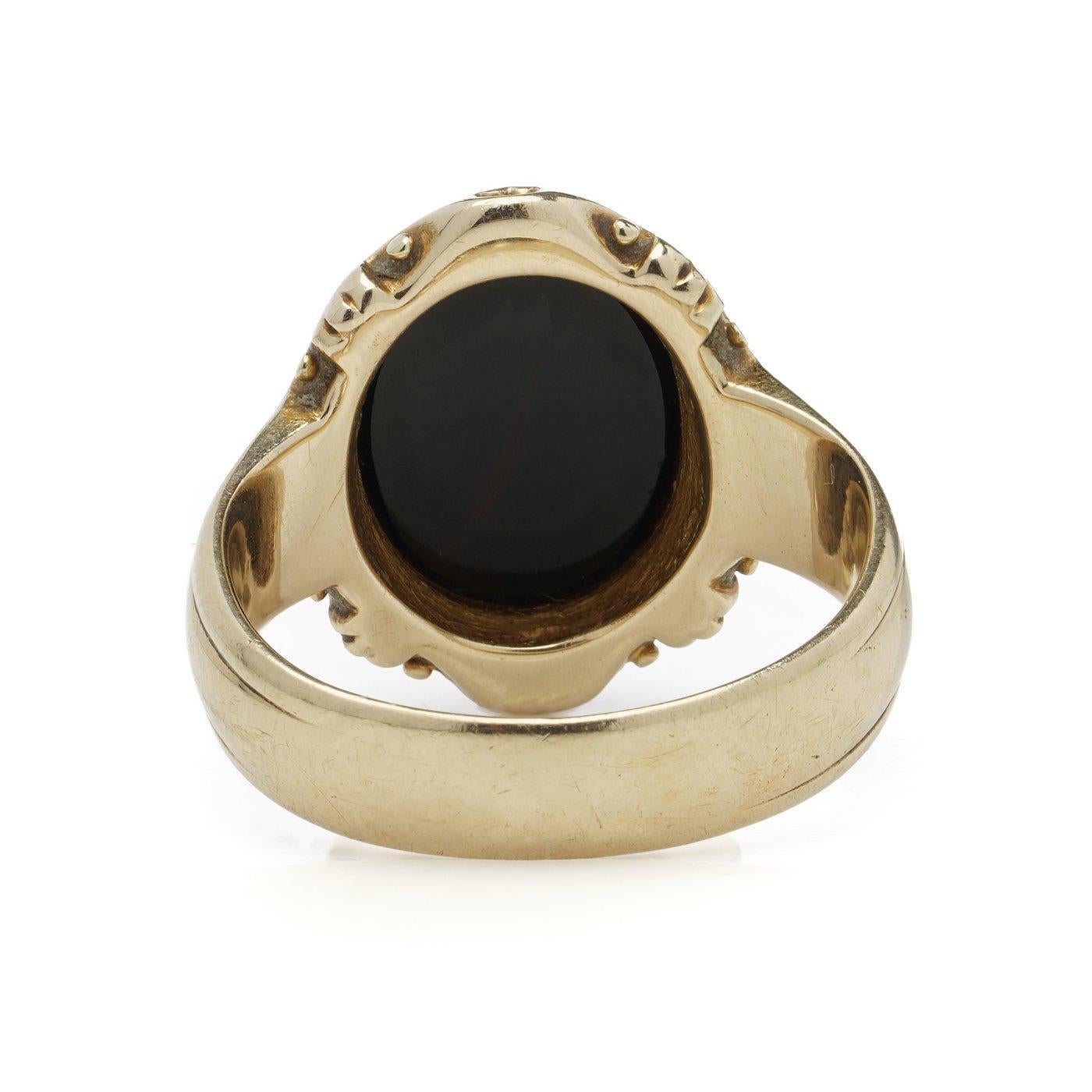 Anello con sigillo in sardonica d'oro 14kt con stemma di famiglia inciso in vendita 1