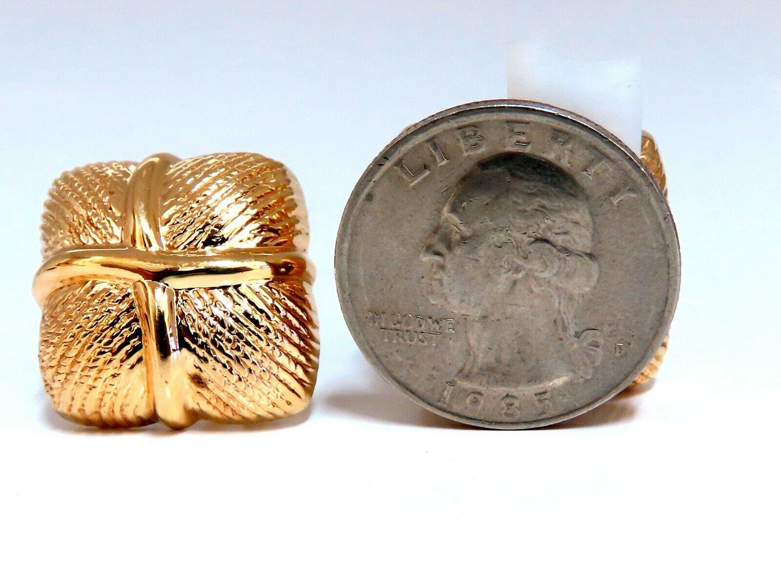 Texturierte Clip-Ohrringe aus 14 Karat Gold und Omega im Zustand „Neu“ im Angebot in New York, NY