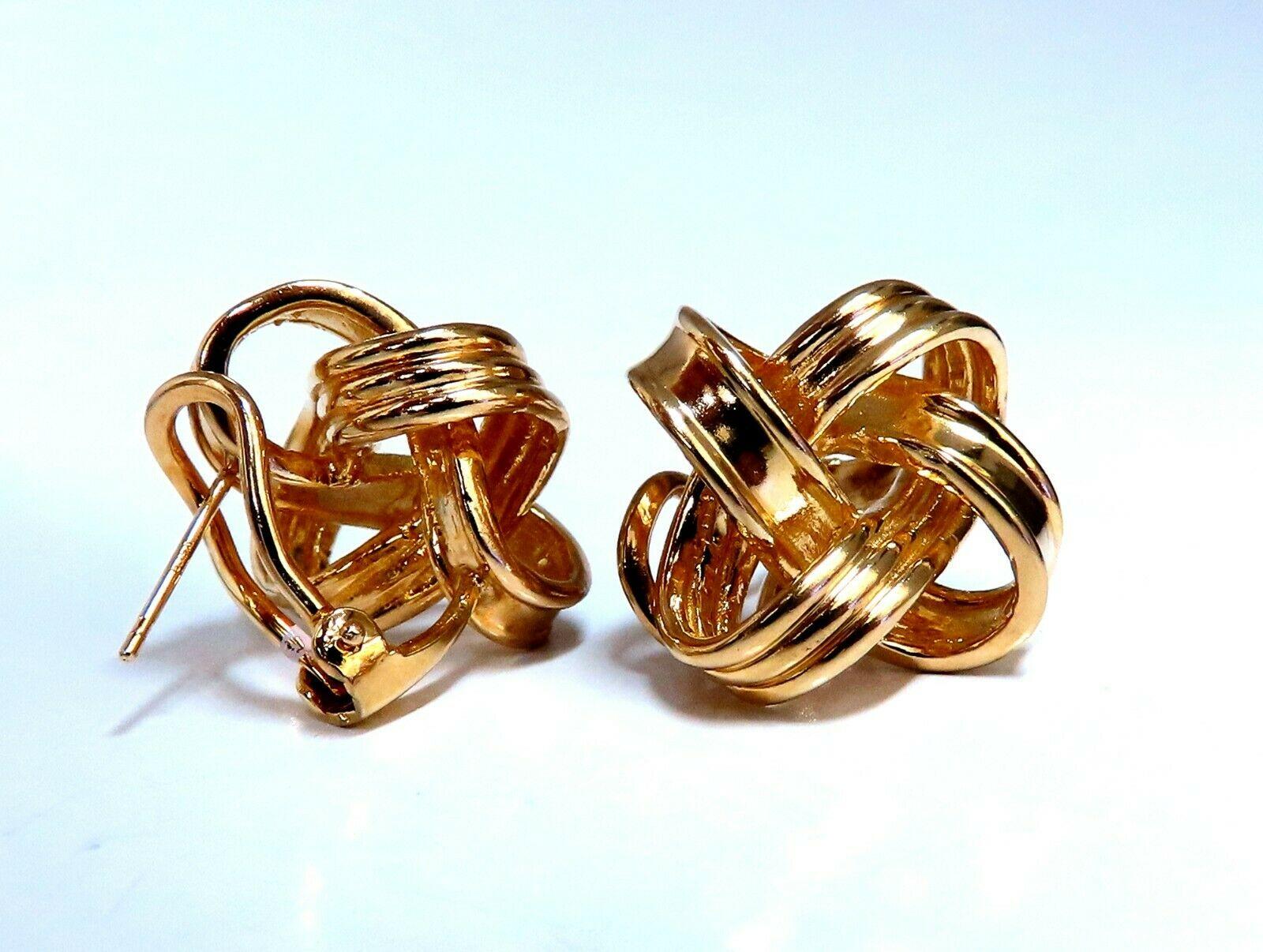 Inverted Knot Textured Clip Earrings

Measurements of Earrings:

Measurements: 

.82 x .67 Inch

Depth: .30 inch

Comfortable Omega Clips

14.2 grams / 14kt. Yellow Gold

Earrings are gorgeous made