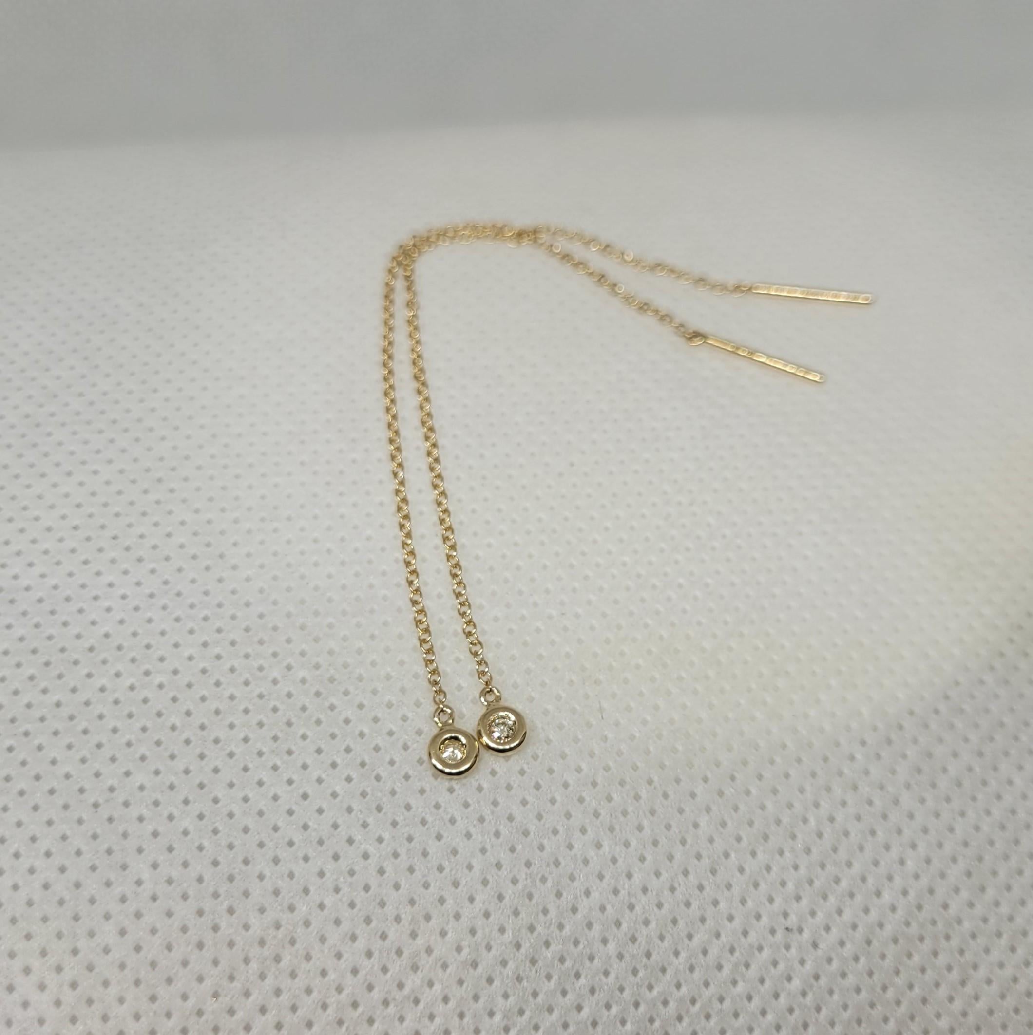 14kt Gold Thread Chain Earrings with Two Bezel Set Diamonds of Approx. .04cttw In Good Condition For Sale In Rancho Santa Fe, CA