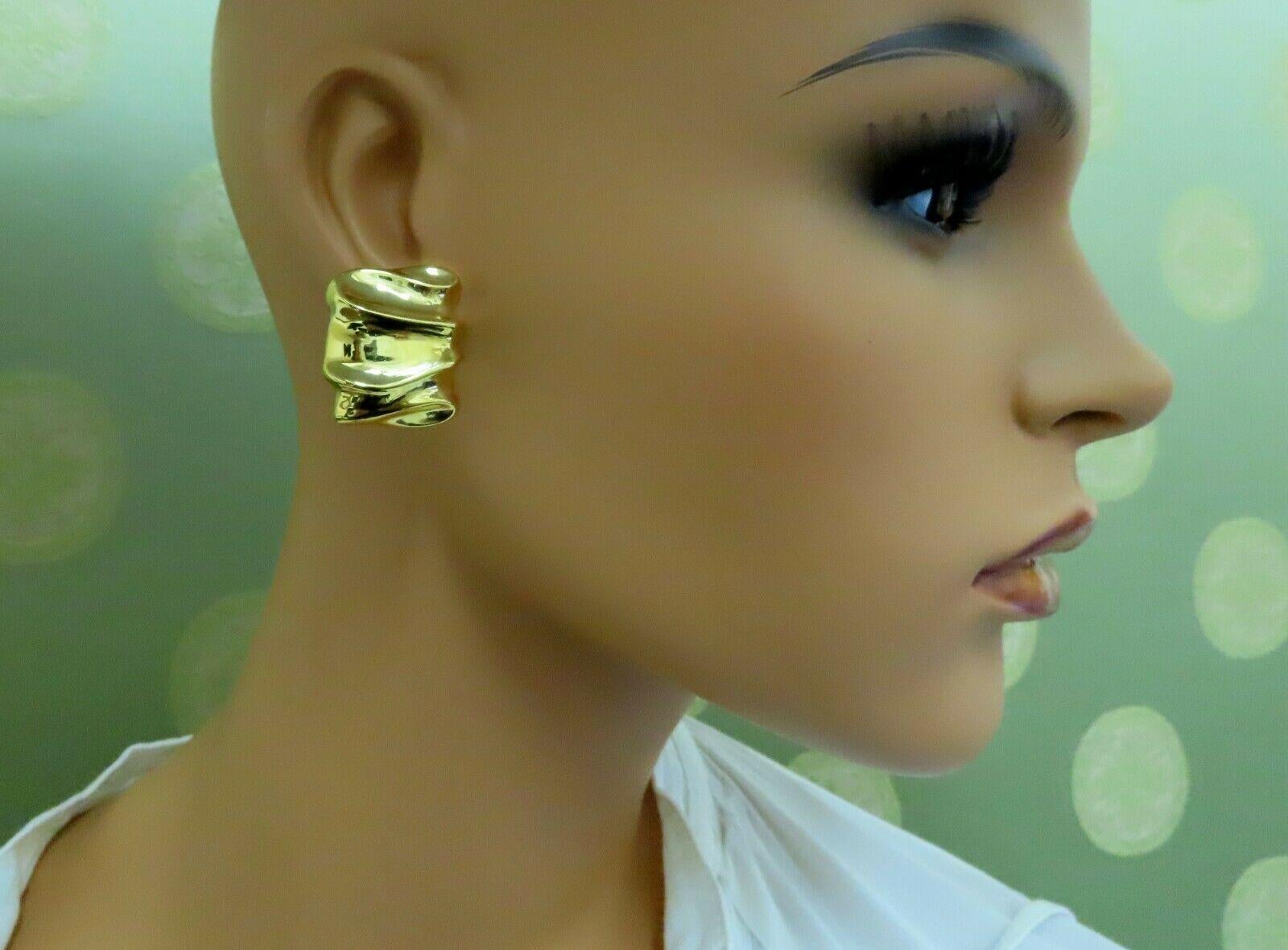 14 Karat Gold Wave Textured Clip Earrings and Omega In New Condition For Sale In New York, NY