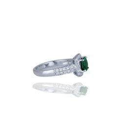 Anello aureola con pietra verde e diamante in oro bianco 14kt Greene & Greene