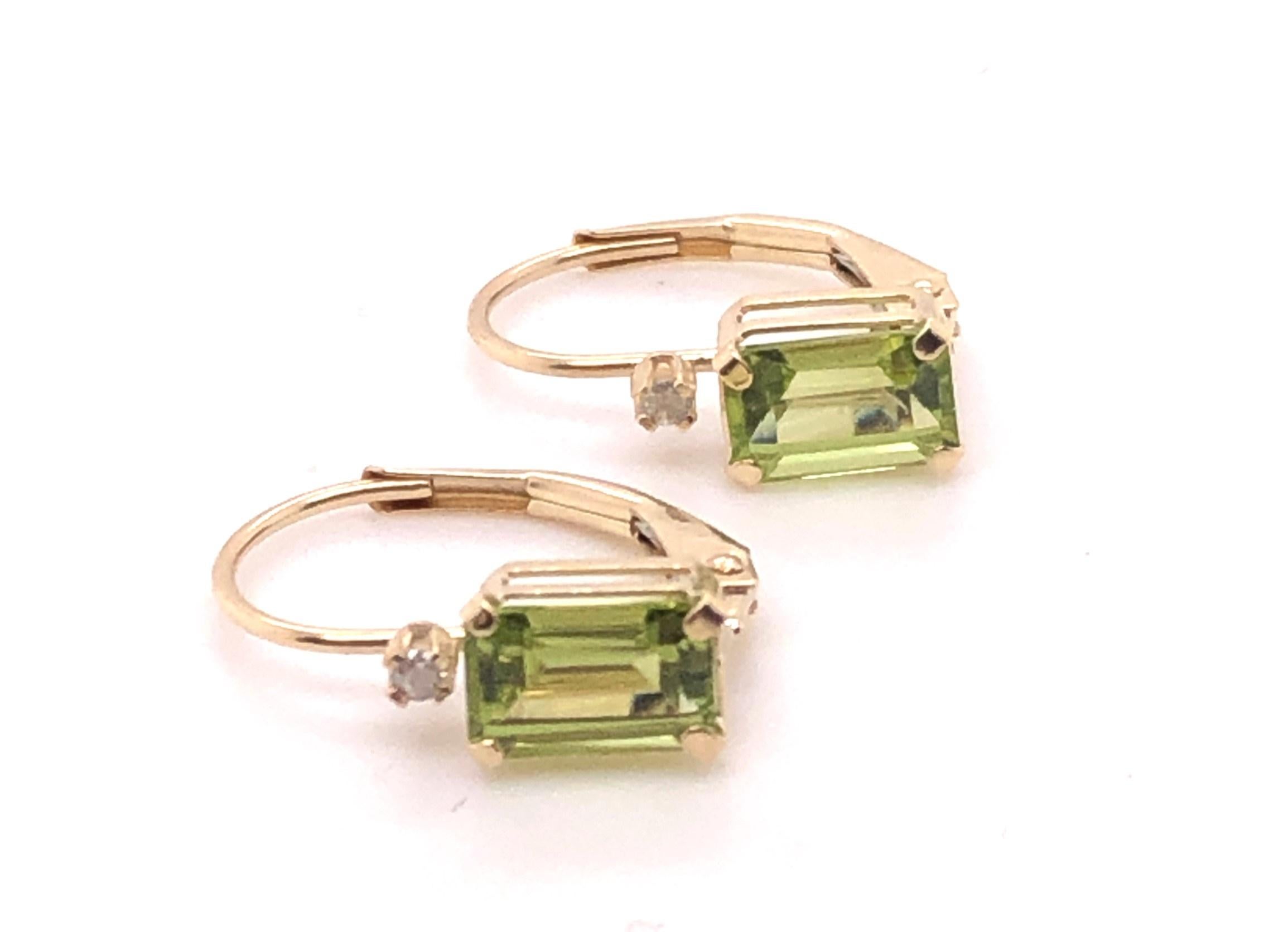 14kt Lever Back Peridot Earrings In Good Condition In Towson, MD