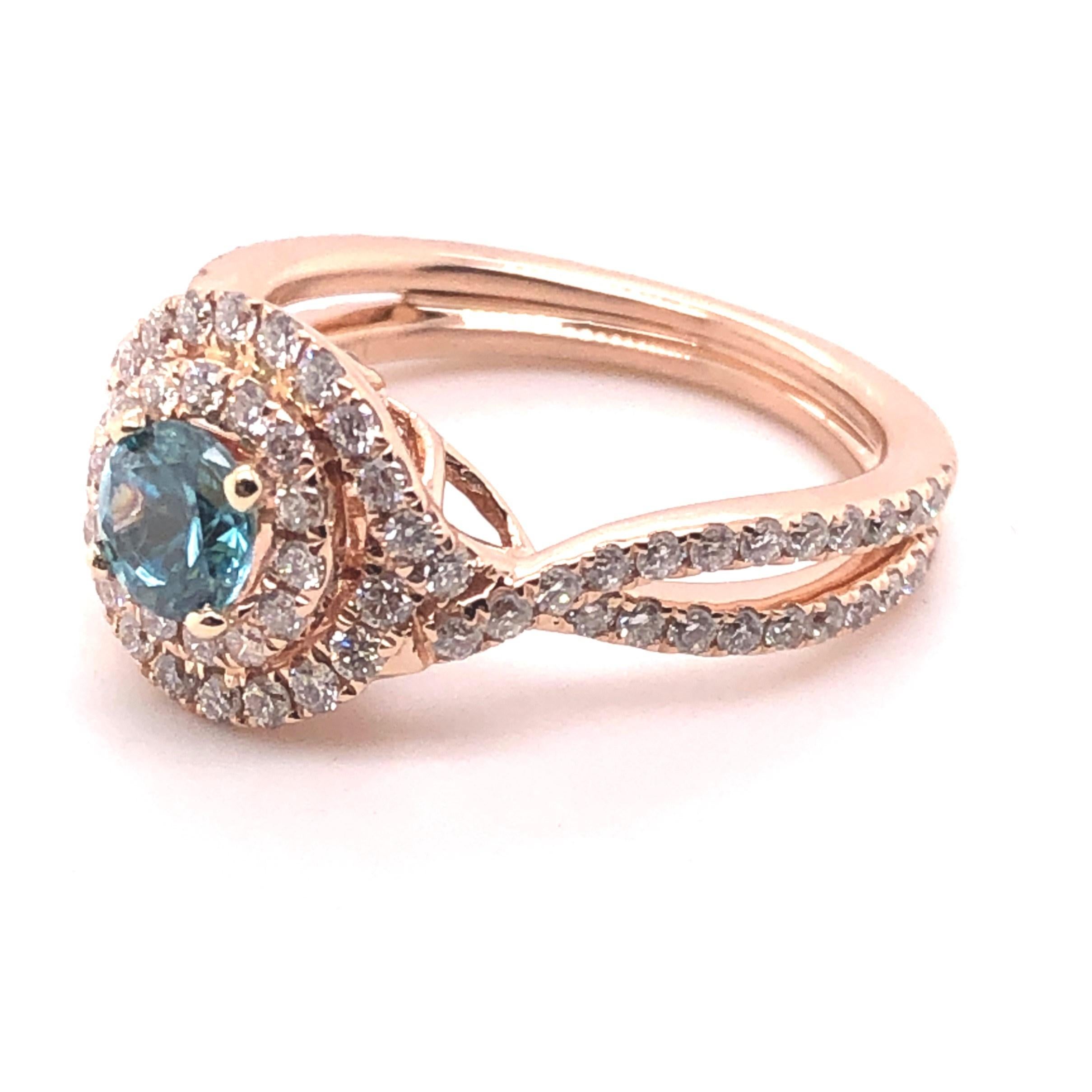 14kt Rose Gold LeVian .72ct Zirkon und etwa 1,00tcw H-I/SI1-SI2 Diamant Halo Ring.

Dieser Ring hat die Größe 7 und kann in der Größe geändert werden. 