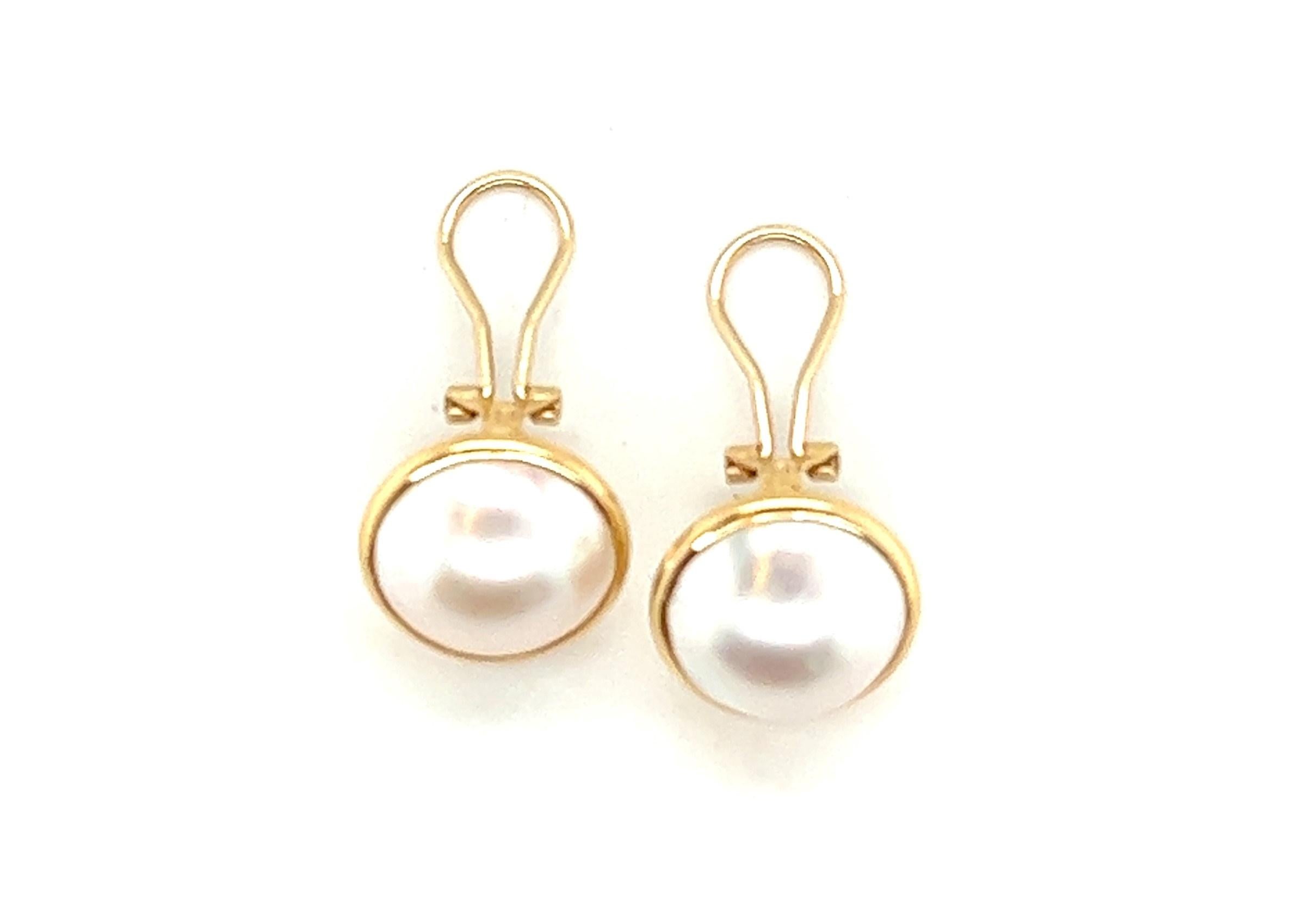 14kt Mabe' Pearl Button Style Clip On Earrings For Sale 1