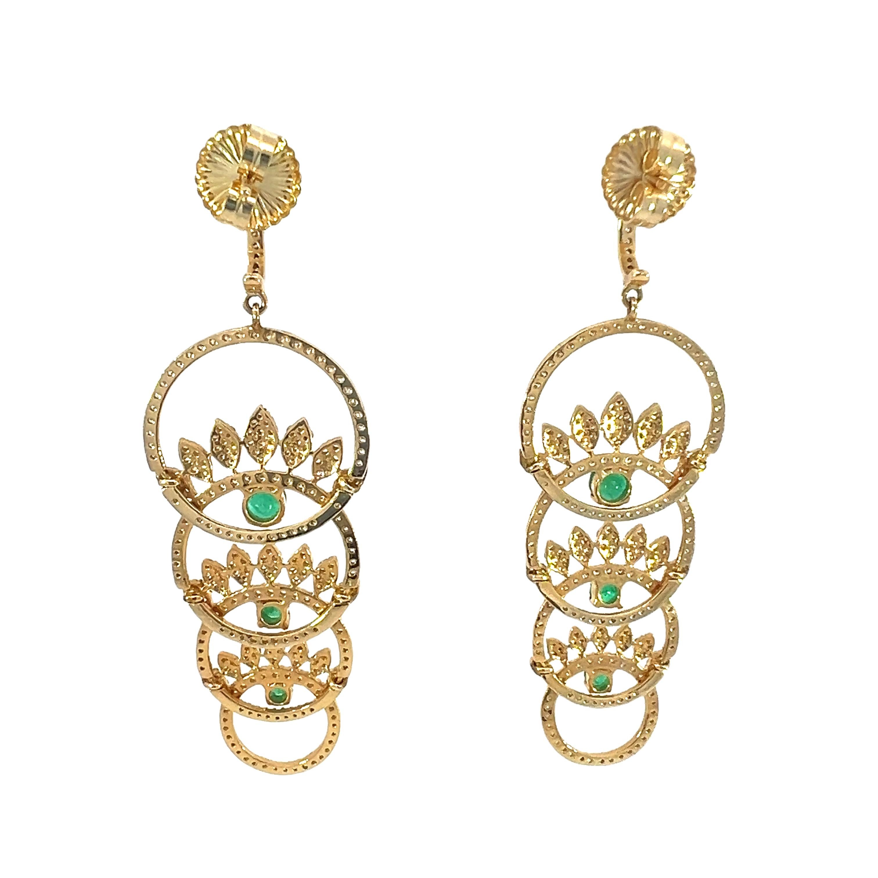 Orecchini in 14Kt con smeraldo naturale e diamanti in vendita 3