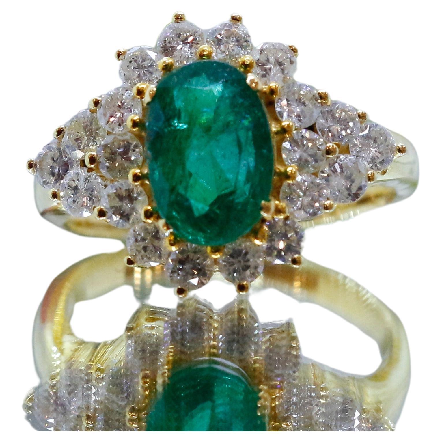 14kt Oval Emerald Ring For Sale