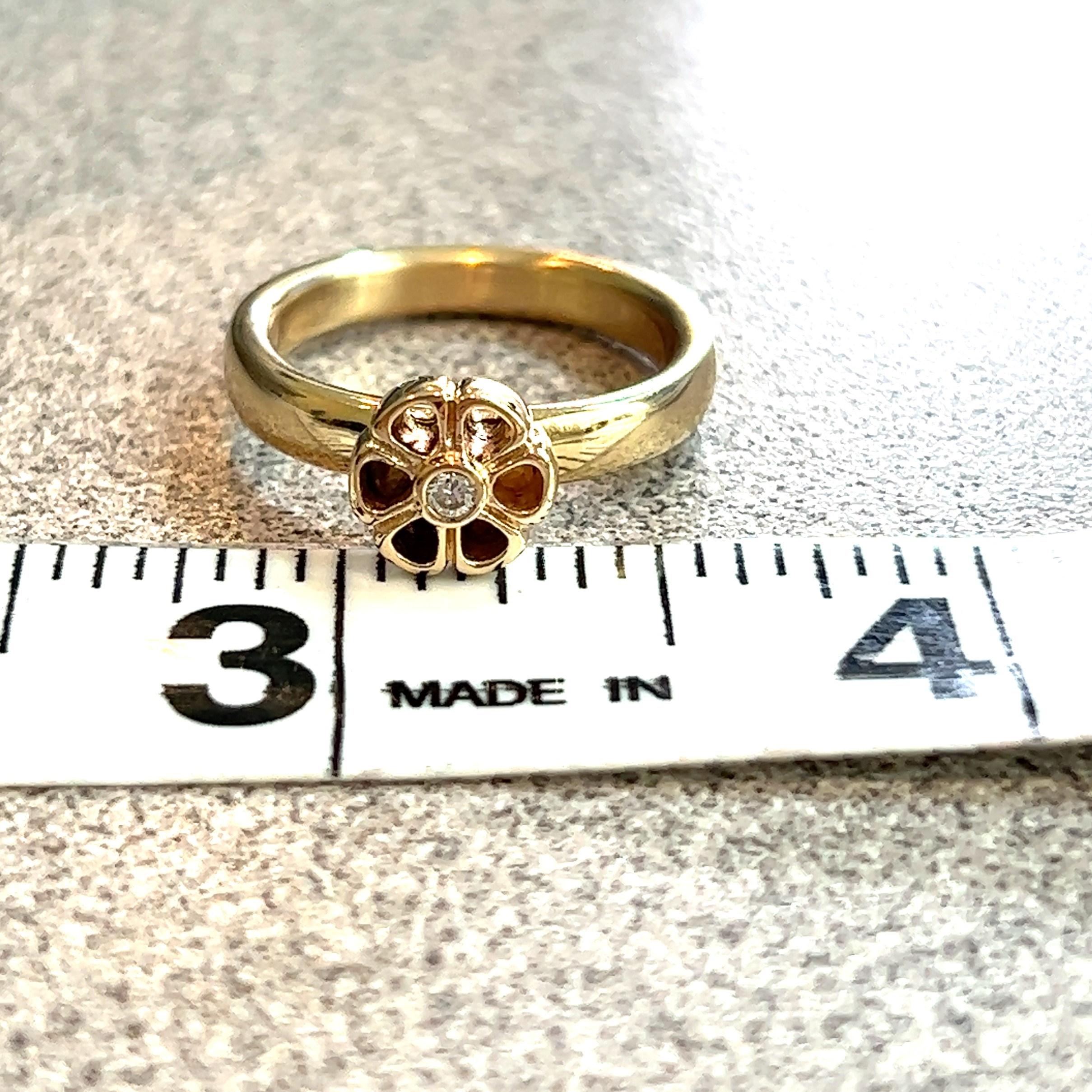 14KT Pandora Flower Ring with Center Diamond In Good Condition In Towson, MD