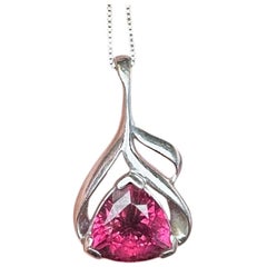 14kt Pink 4.25ct Tourmaline Trillion-Cut With Chain
