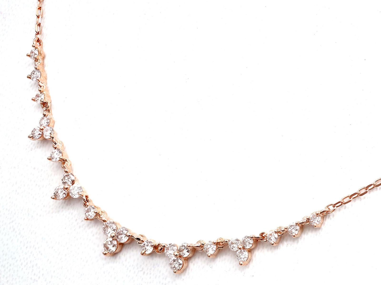 14KT Pink Gold Abgestufte Diamond Curved Bar Halskette im Zustand „Neu“ im Angebot in Antwerp, BE