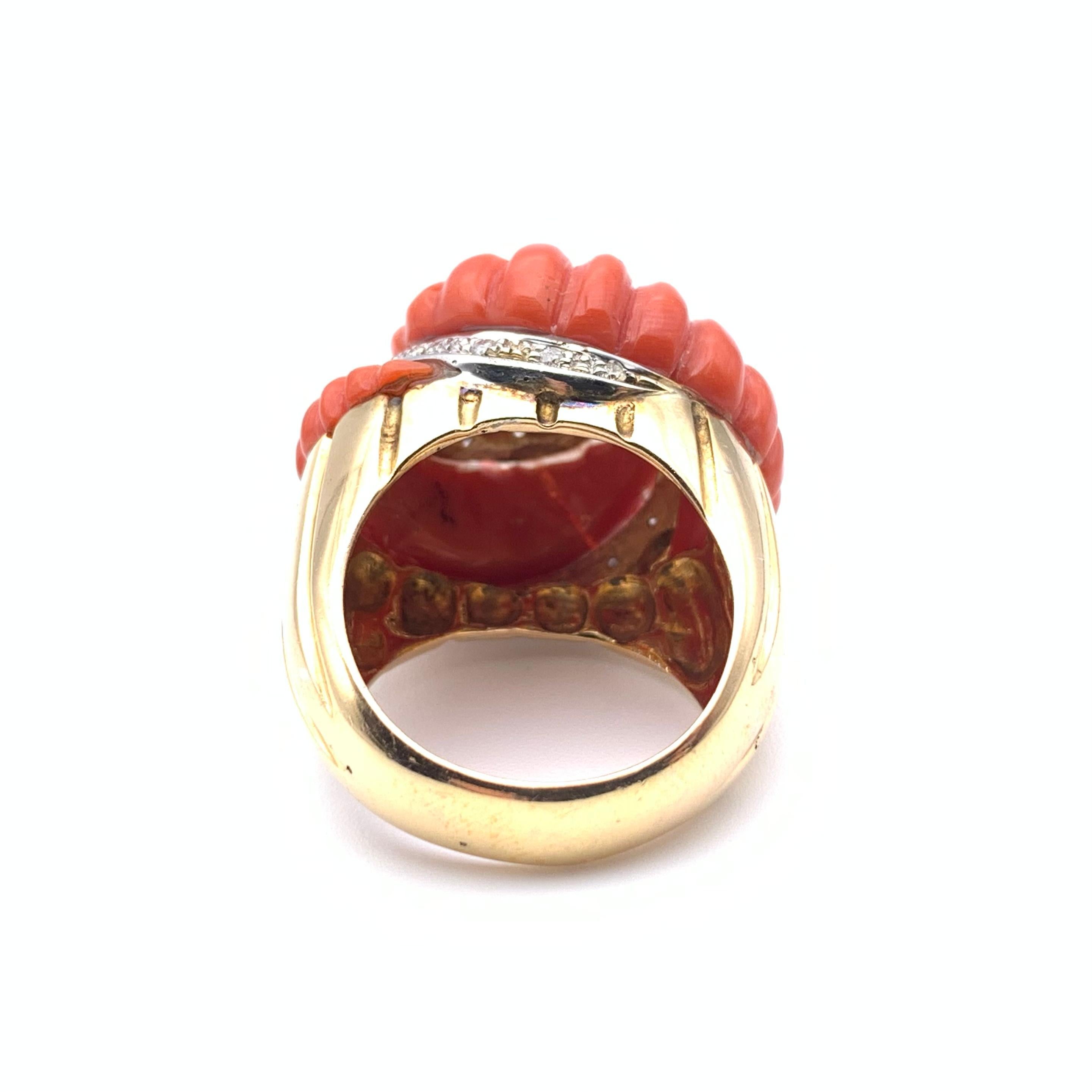 Rétro Anello retrò 14KT con diamanti bianchi e neri e corallo in vendita